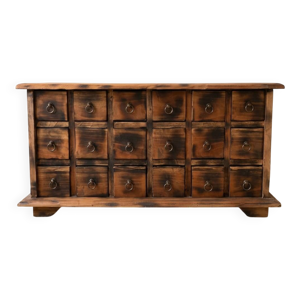 Meuble à tiroirs