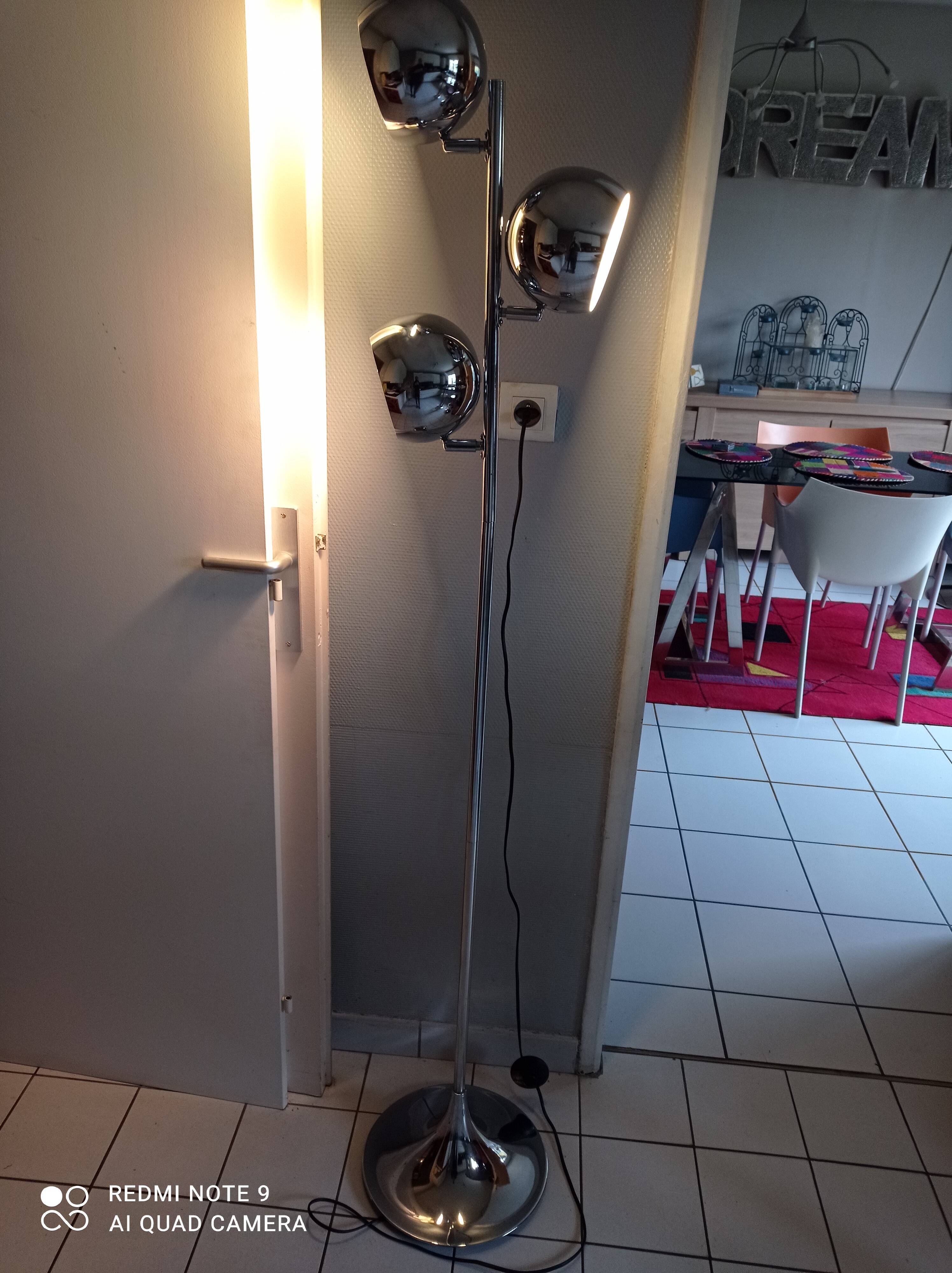 Eyeball floor lamp Tulip foot