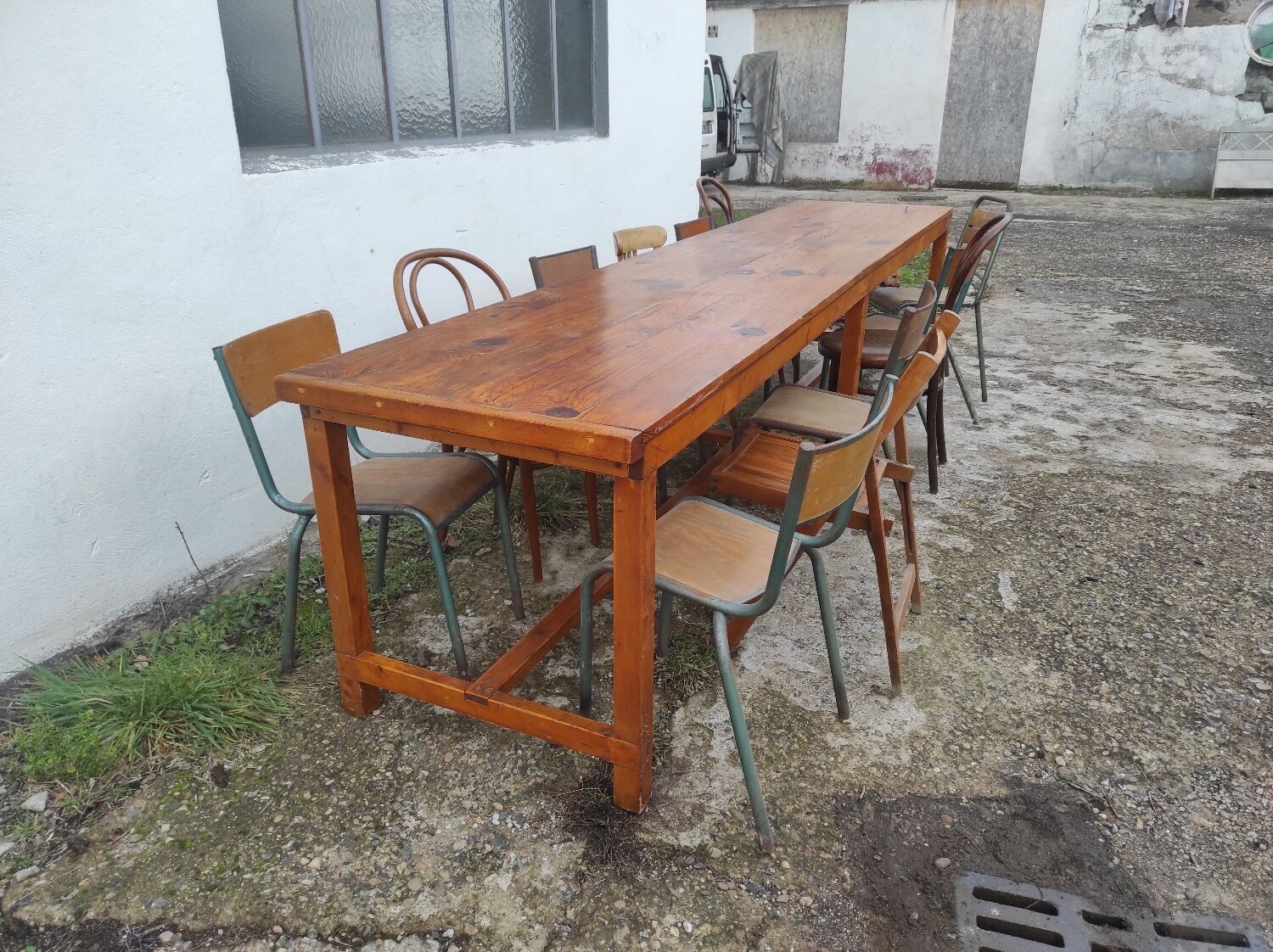 Old country farmhouse table of 3m50 for 12 people with rustic fir spacers