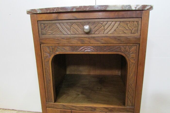 Art déco in massive walnut bedside table
