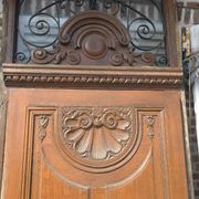 Porte d'entrée en chêne avec son bâti