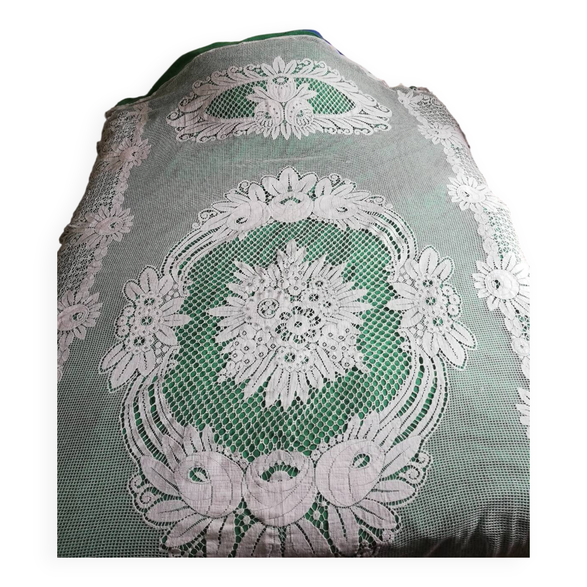 Bedspread, vintage crochet, openwork flowers, square stitches.