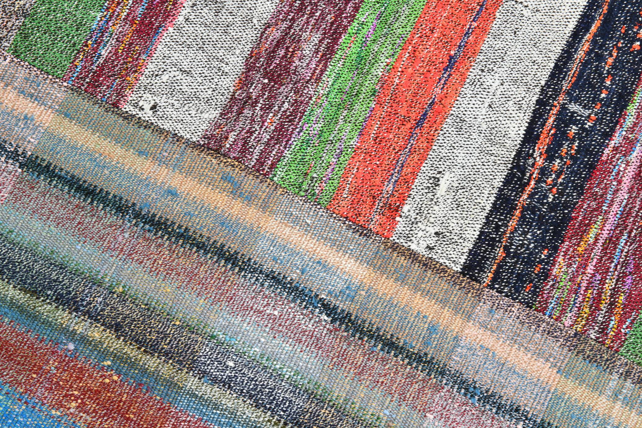Multicolor modern rug 321x234cm