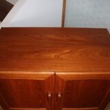 Teak sideboard with 2 doors