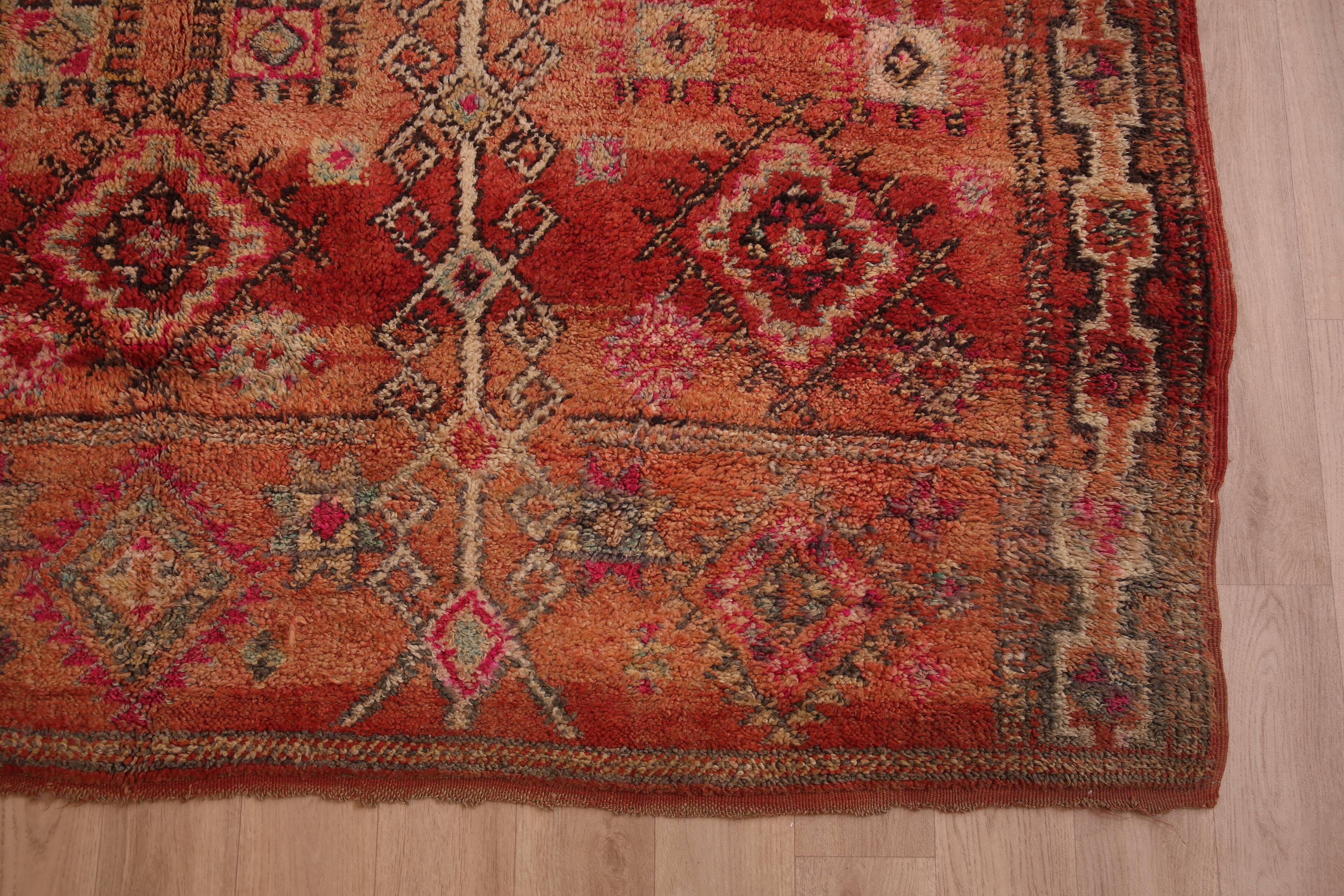 Vintage Moroccan Wool Rug 196 x 350 cm, Berber Handmade Bohemian Rug Unique