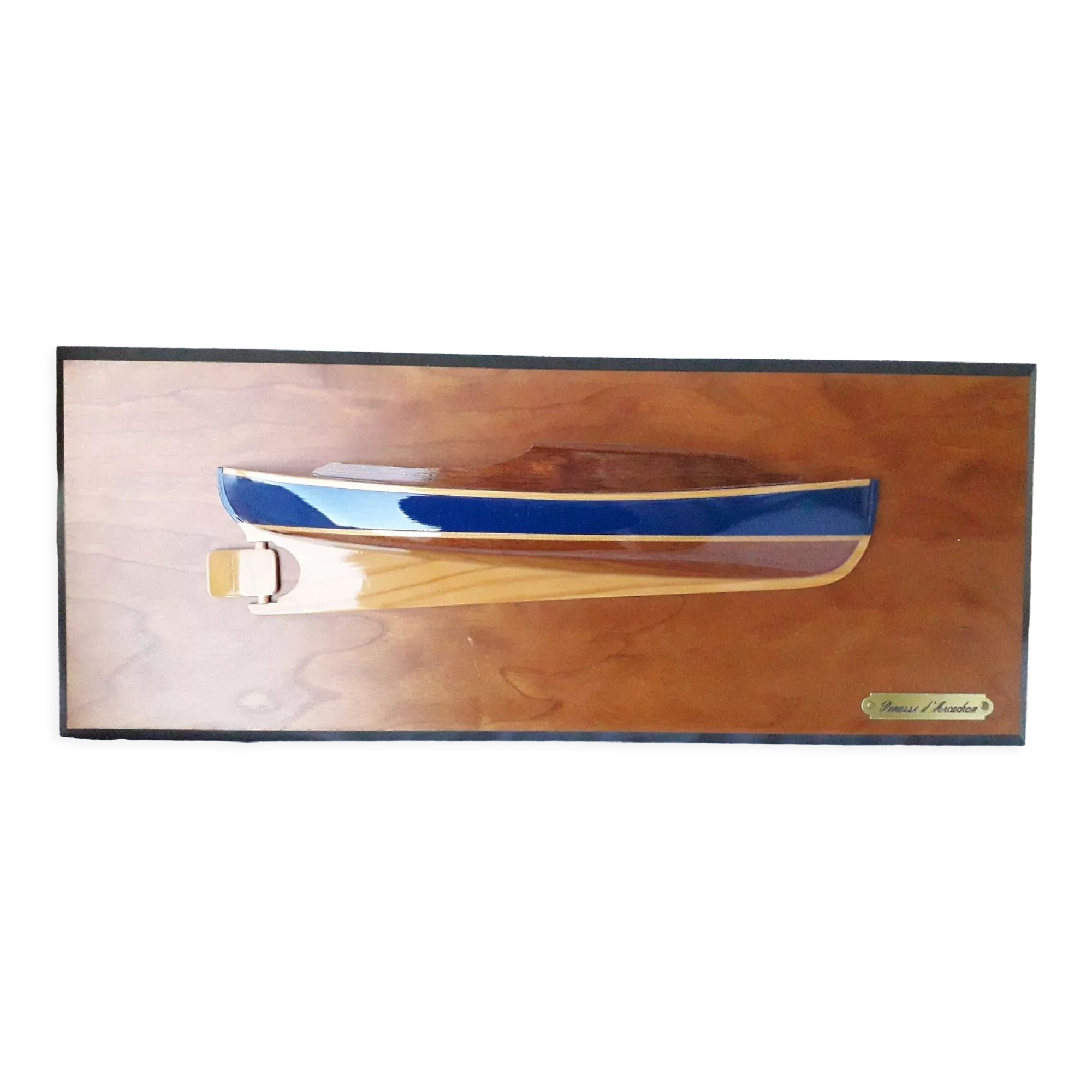 Maquette bateau demi-coque