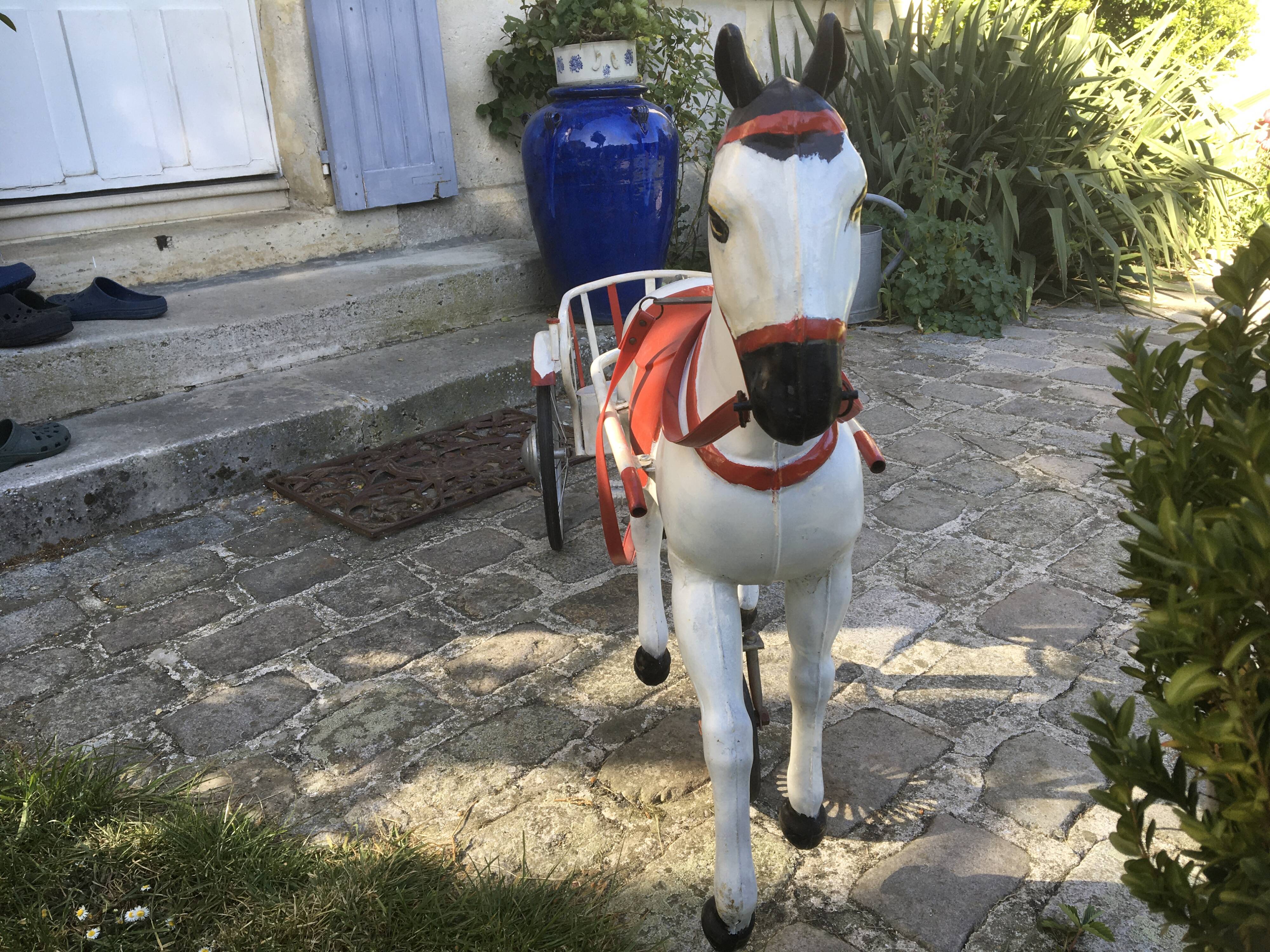 Sulky pedal horse