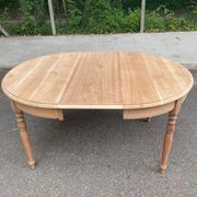 Round extendable dining table Louis Philippe stripped in solid cherry wood 1