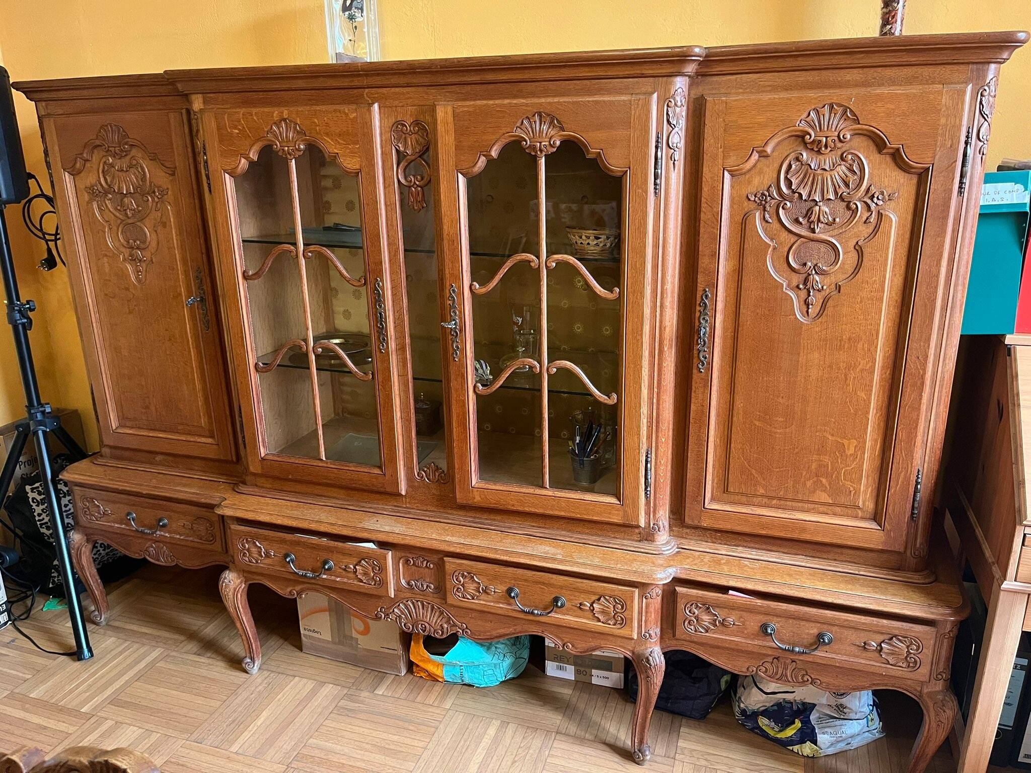 Large antique oak carved display cabinet – Louis style