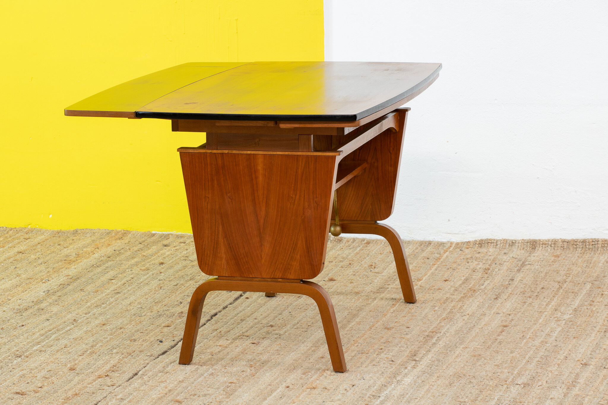 Scandinavian table 119 cm