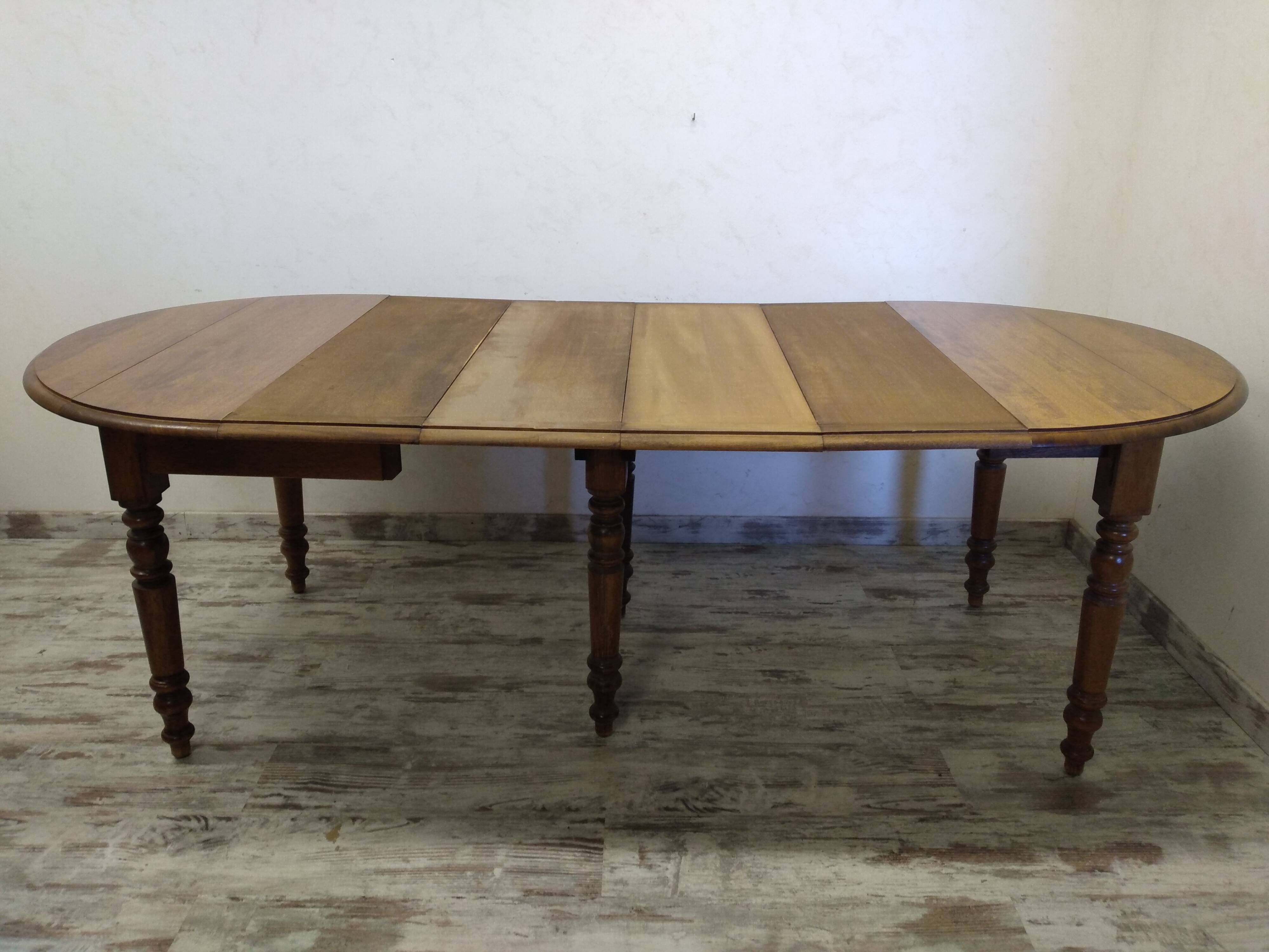 Old Flap farmhouse table with extensions