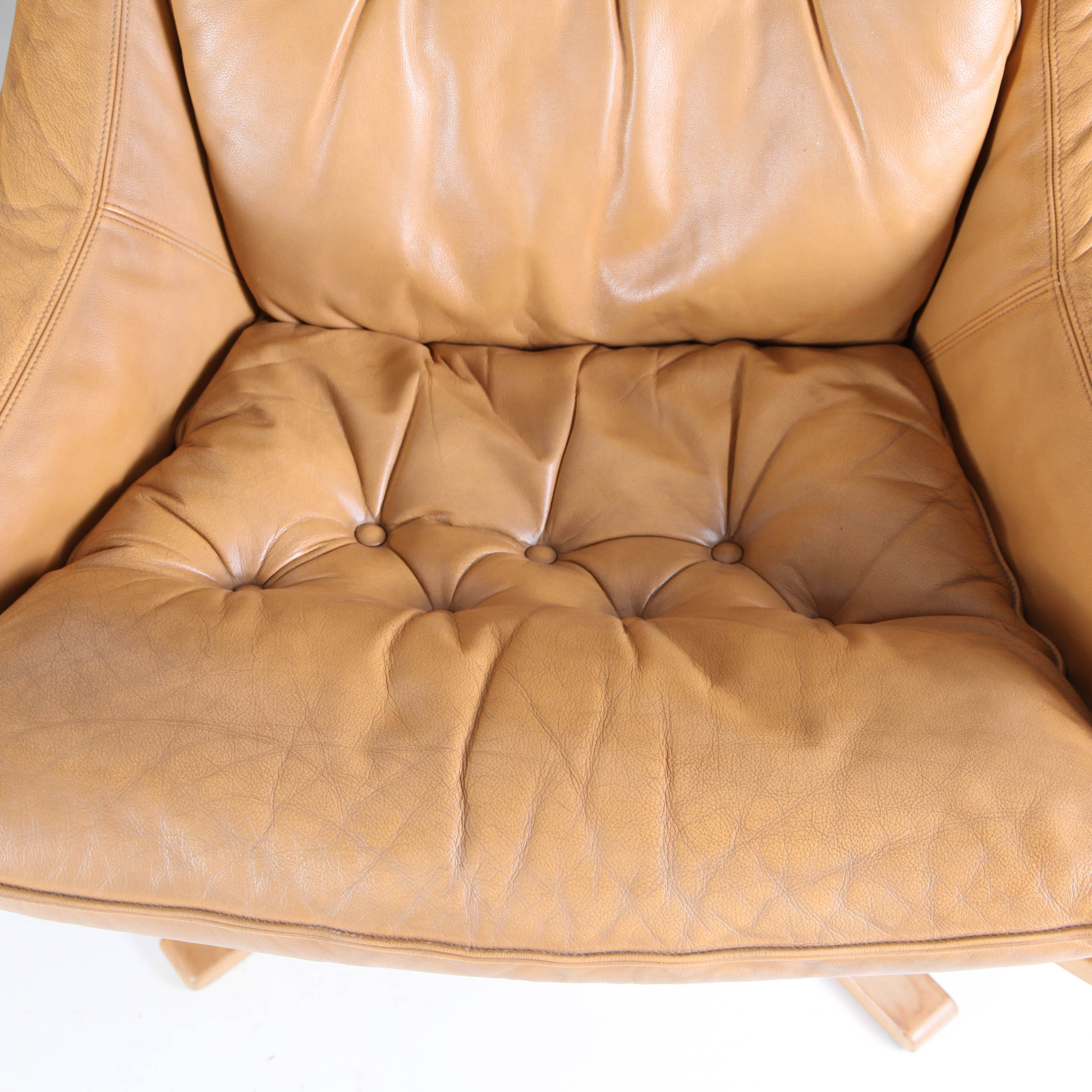 Pair of armchairs produced by Poltrona Frau