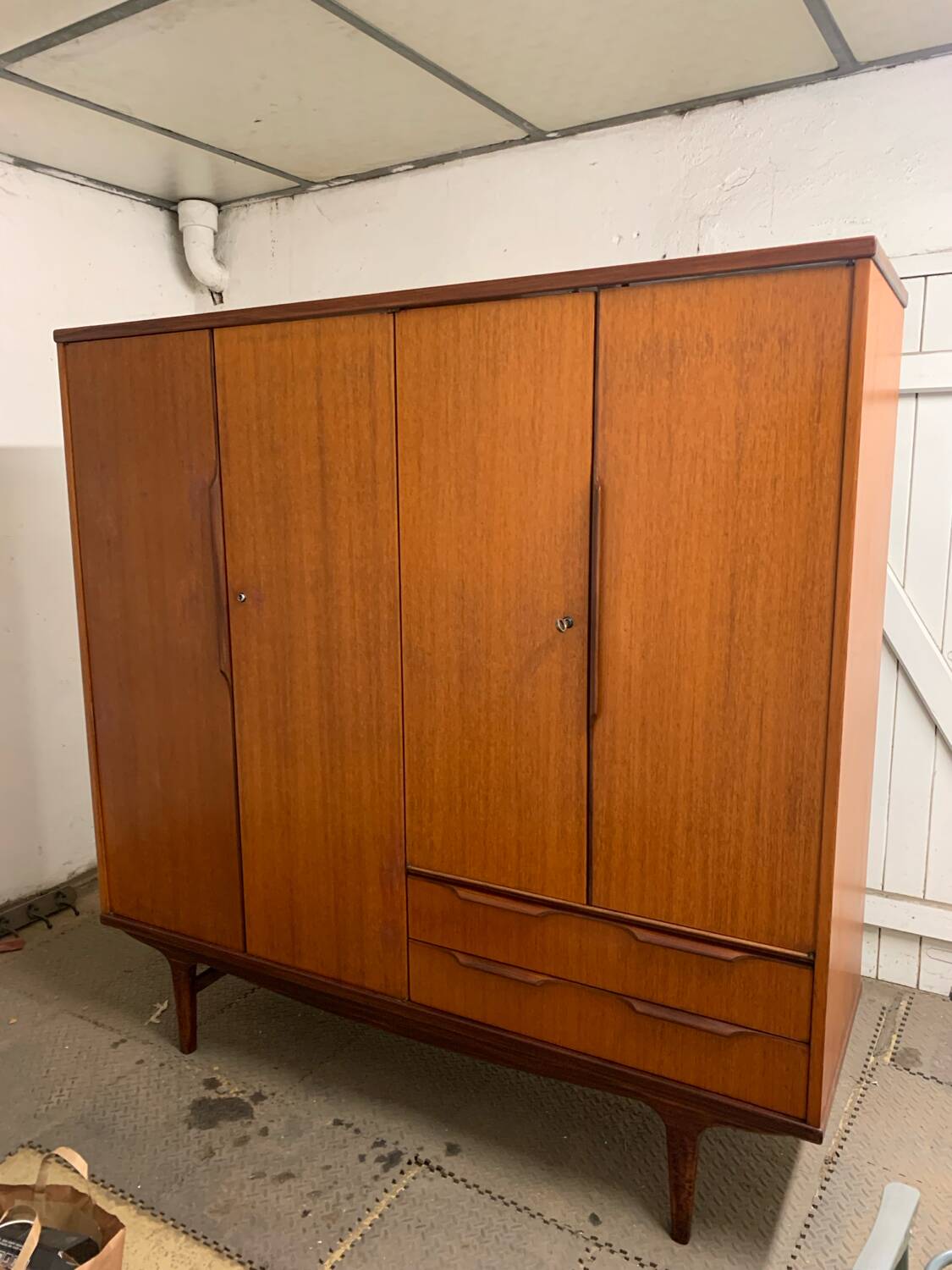 Armoire scandinave vintage en teck