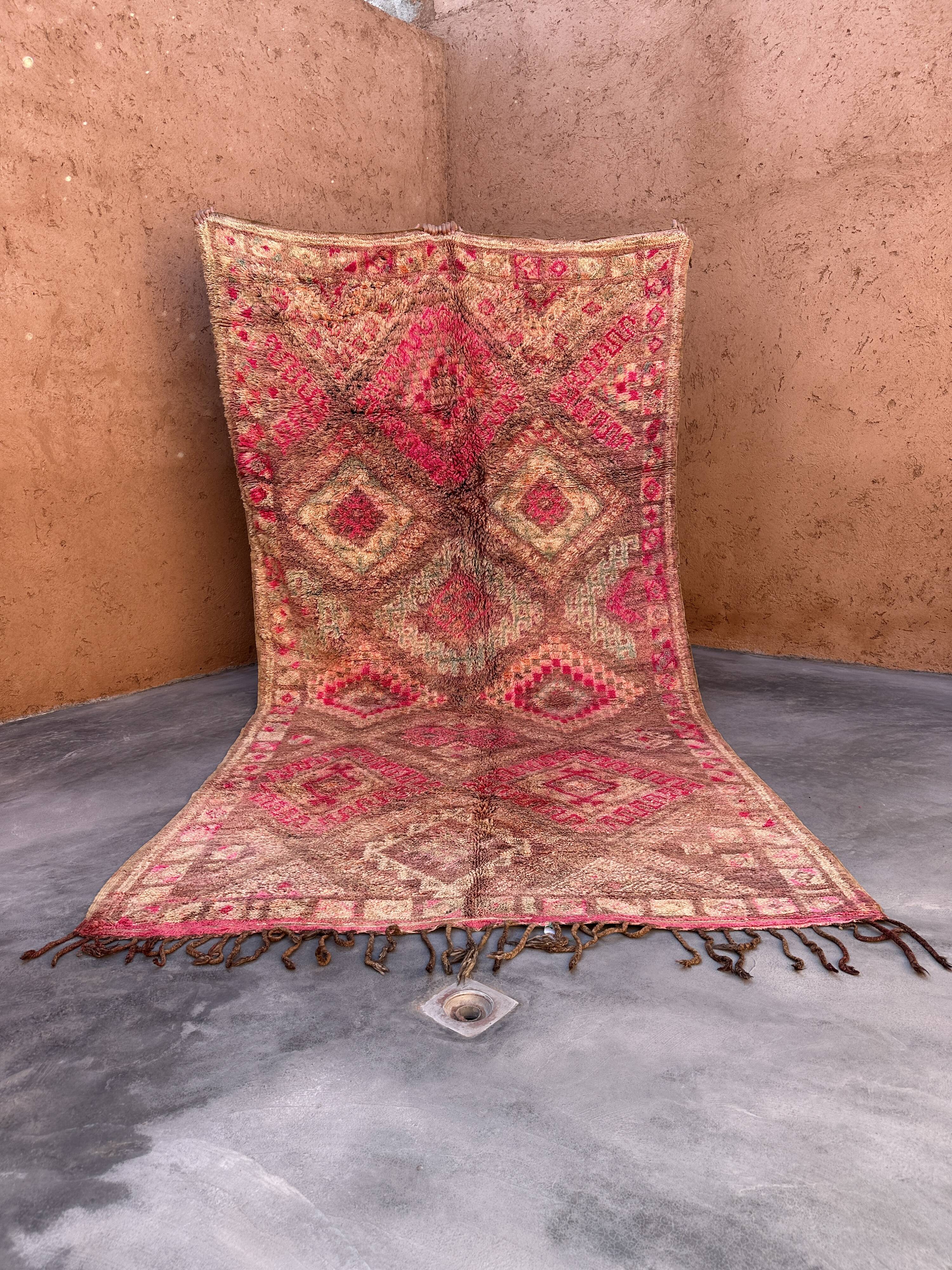 Tapis Marocain Boujad rose - 380 x 186 cm
