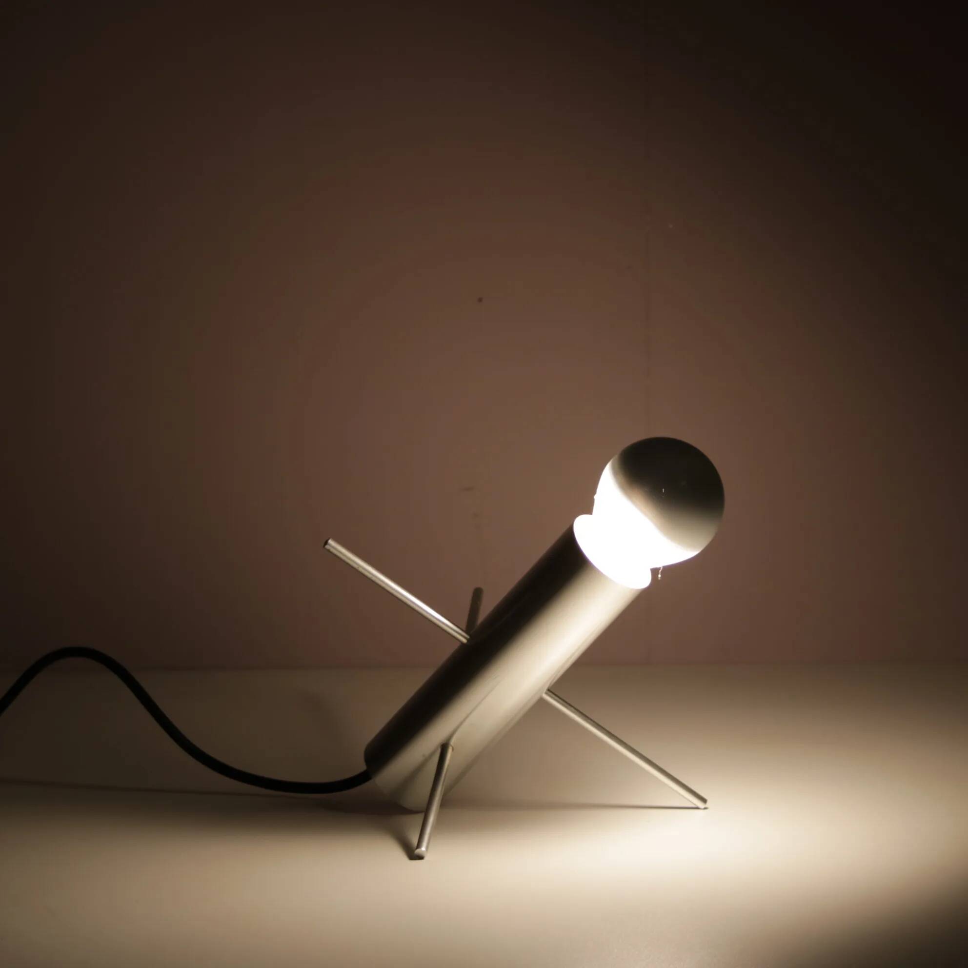 Lampe de table « Krekel » des années 1960, conçue par Otto Wasch pour Raak (Pays-Bas).