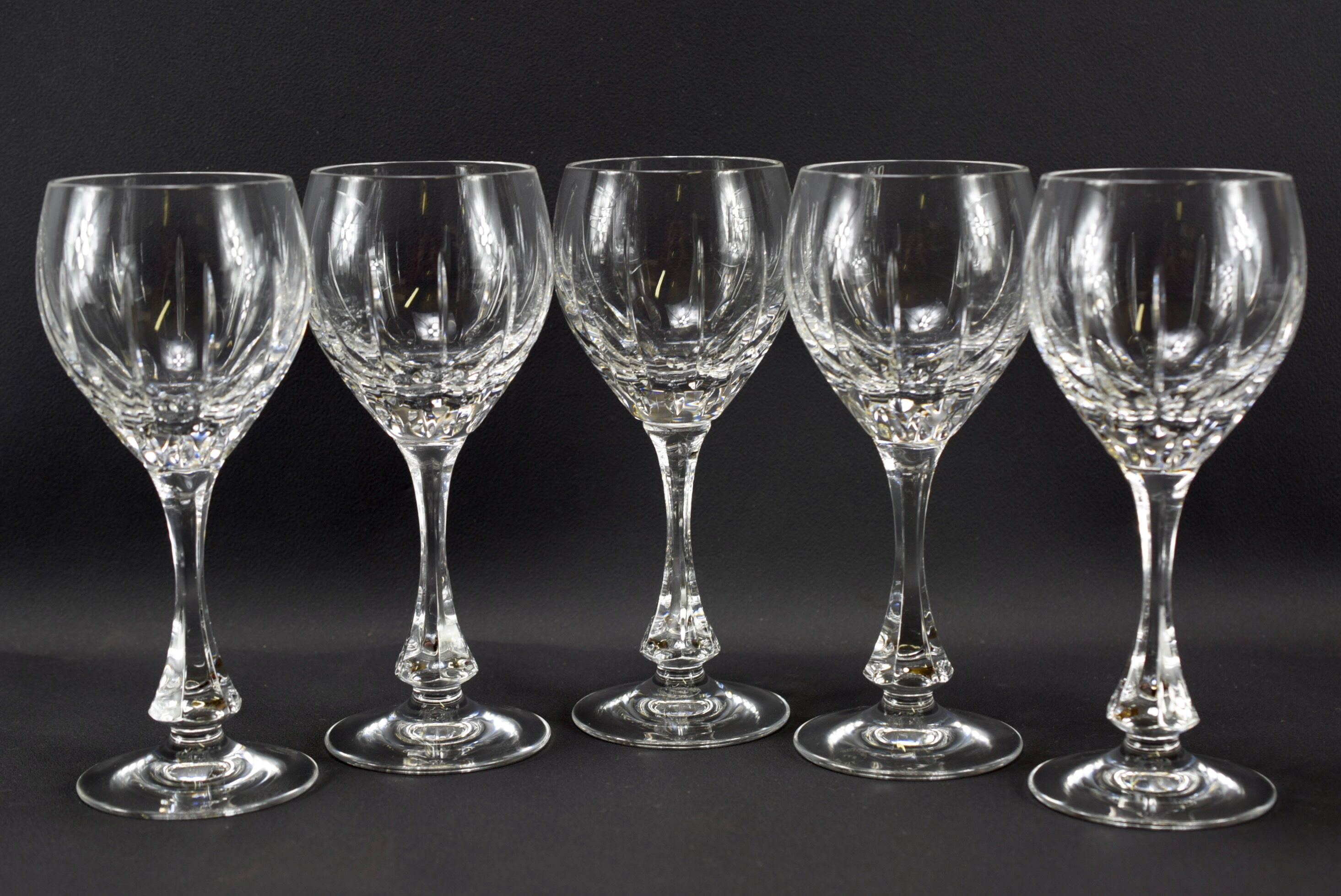 5 glass crystal cut hand crystal workshop in baccarat