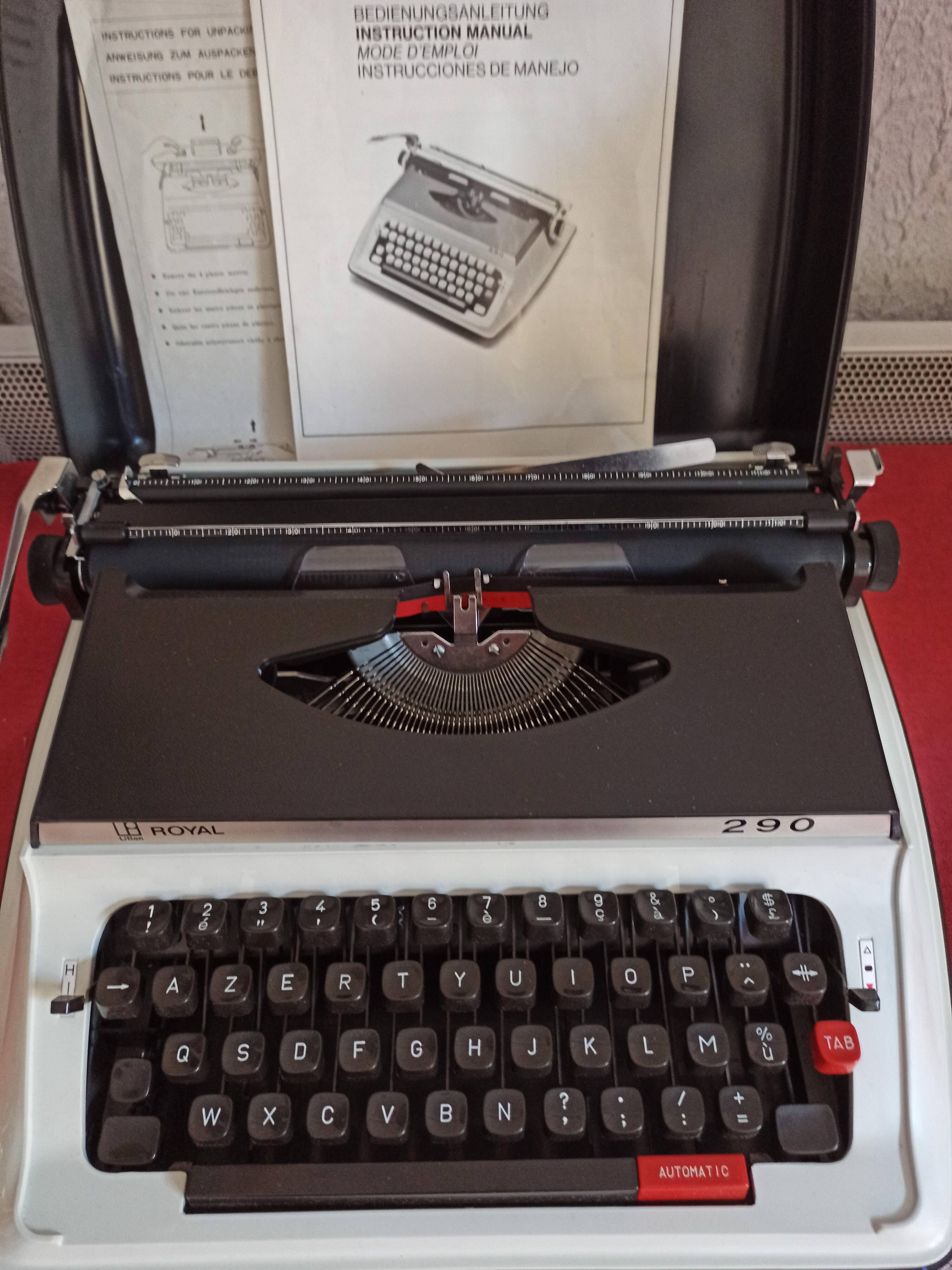 Machine à ecrire vintage Royal  290