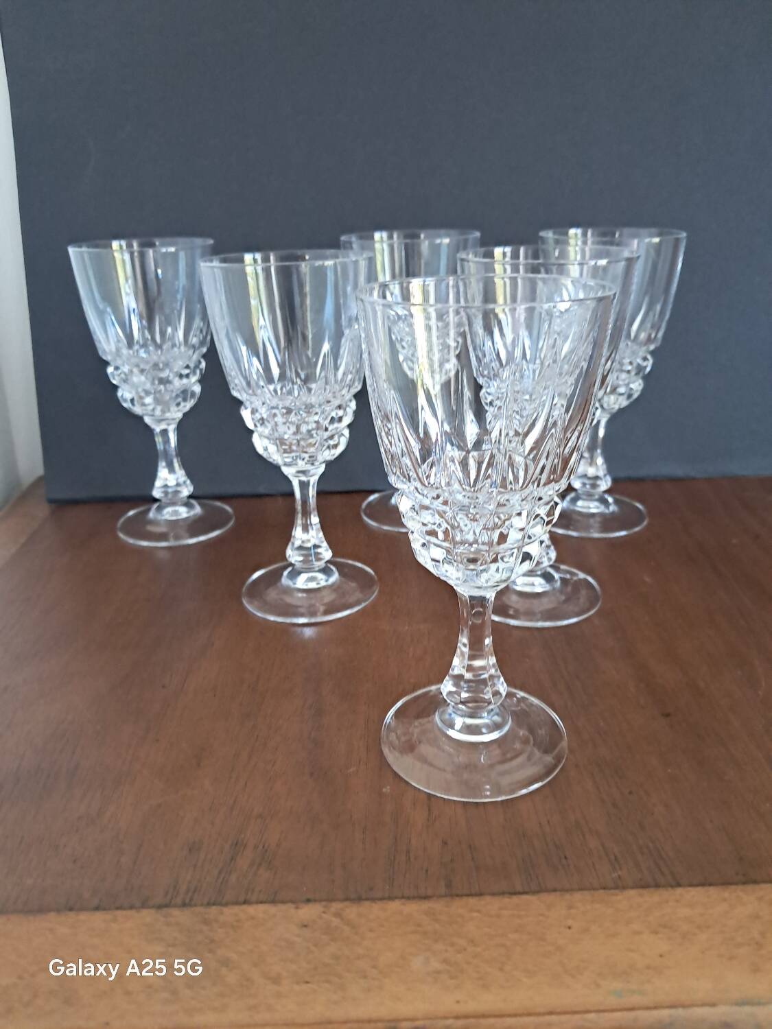 6 white wine glasses in Arques Pompadour crystal