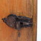Armoire de mariage peinte en art populaire rustique exceptionnel de 1784