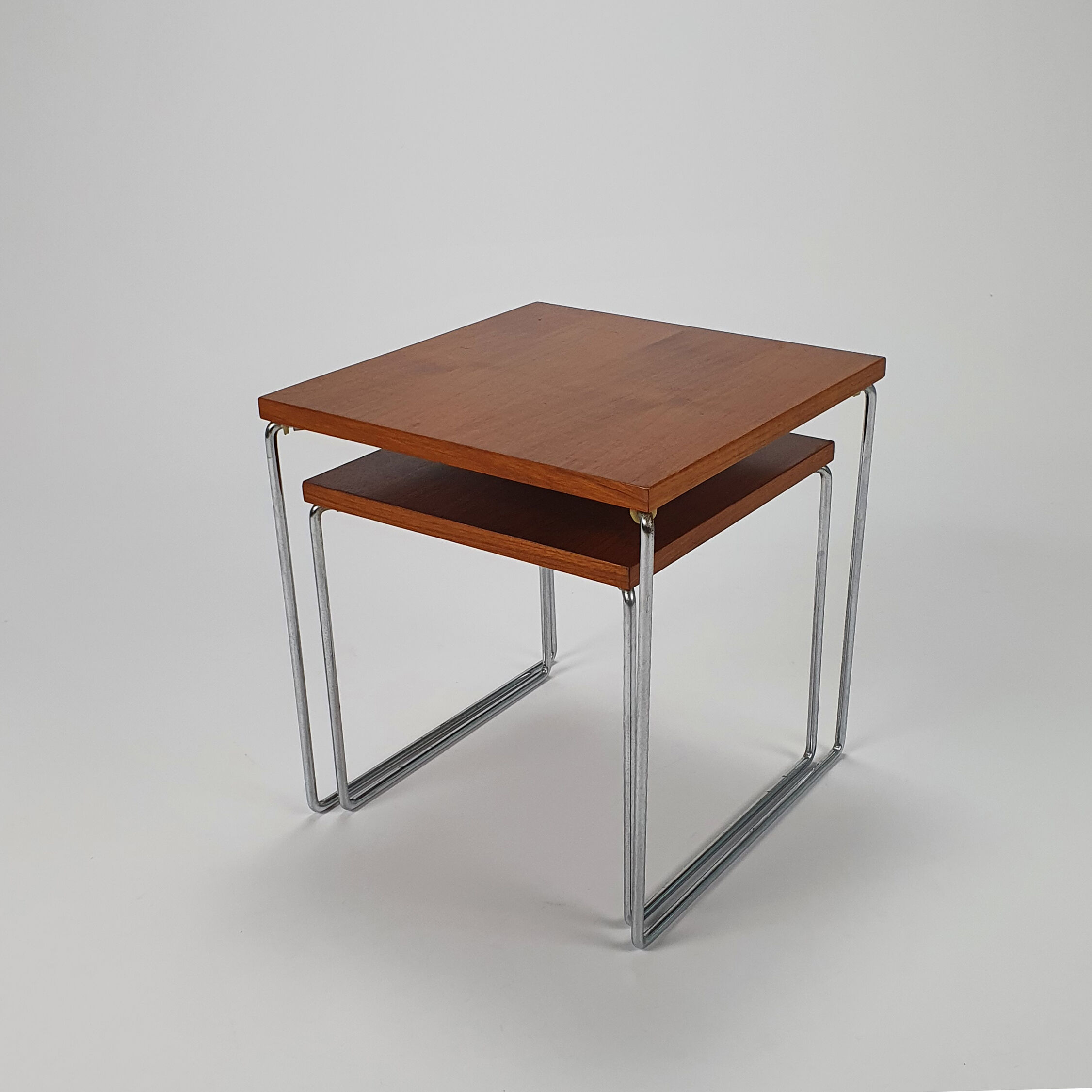 Ensemble de 2 tables Brabantia du milieu du siècle, années 1960
