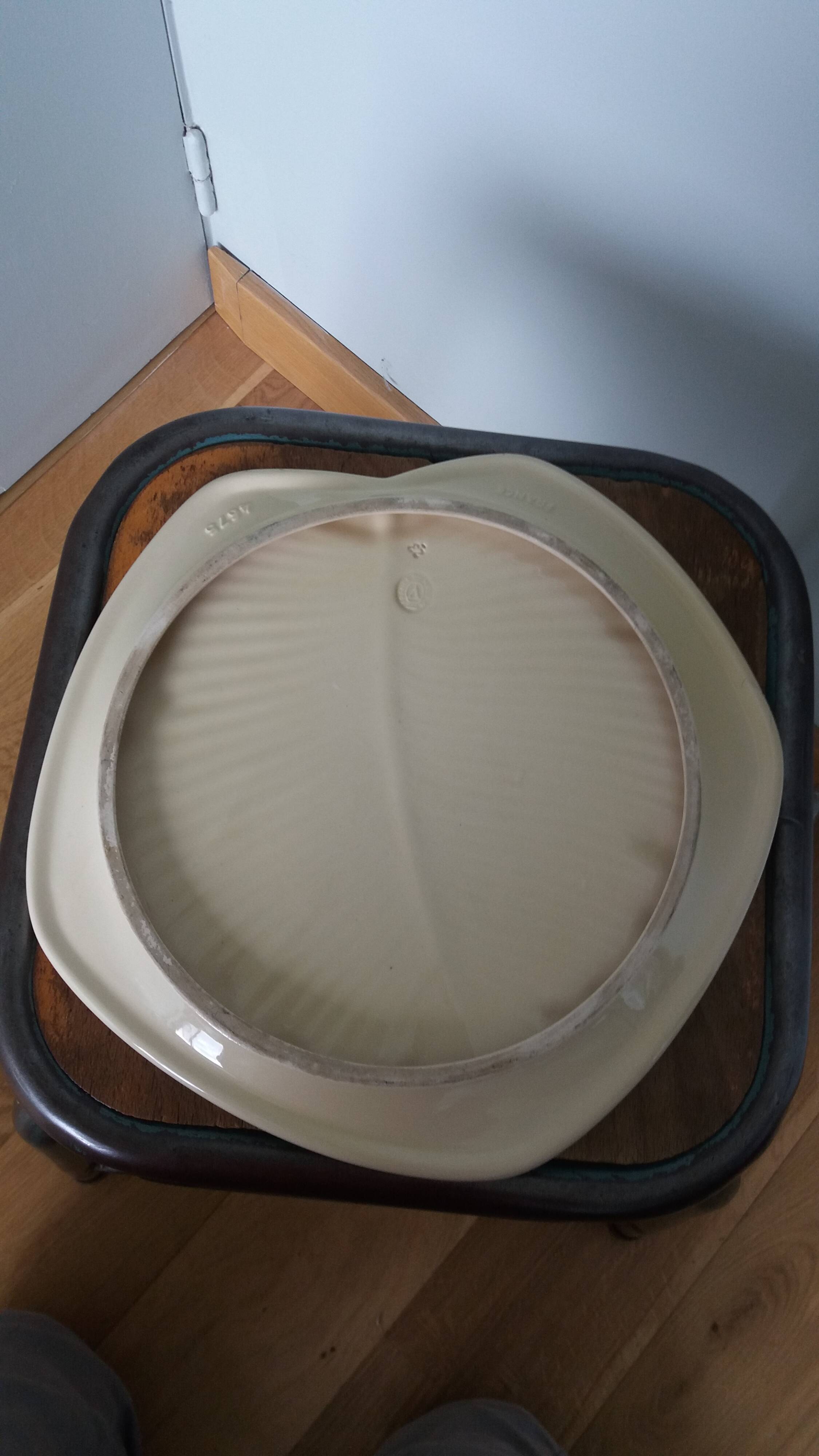 Verceram model 4675 leaf plate from the 1950s.