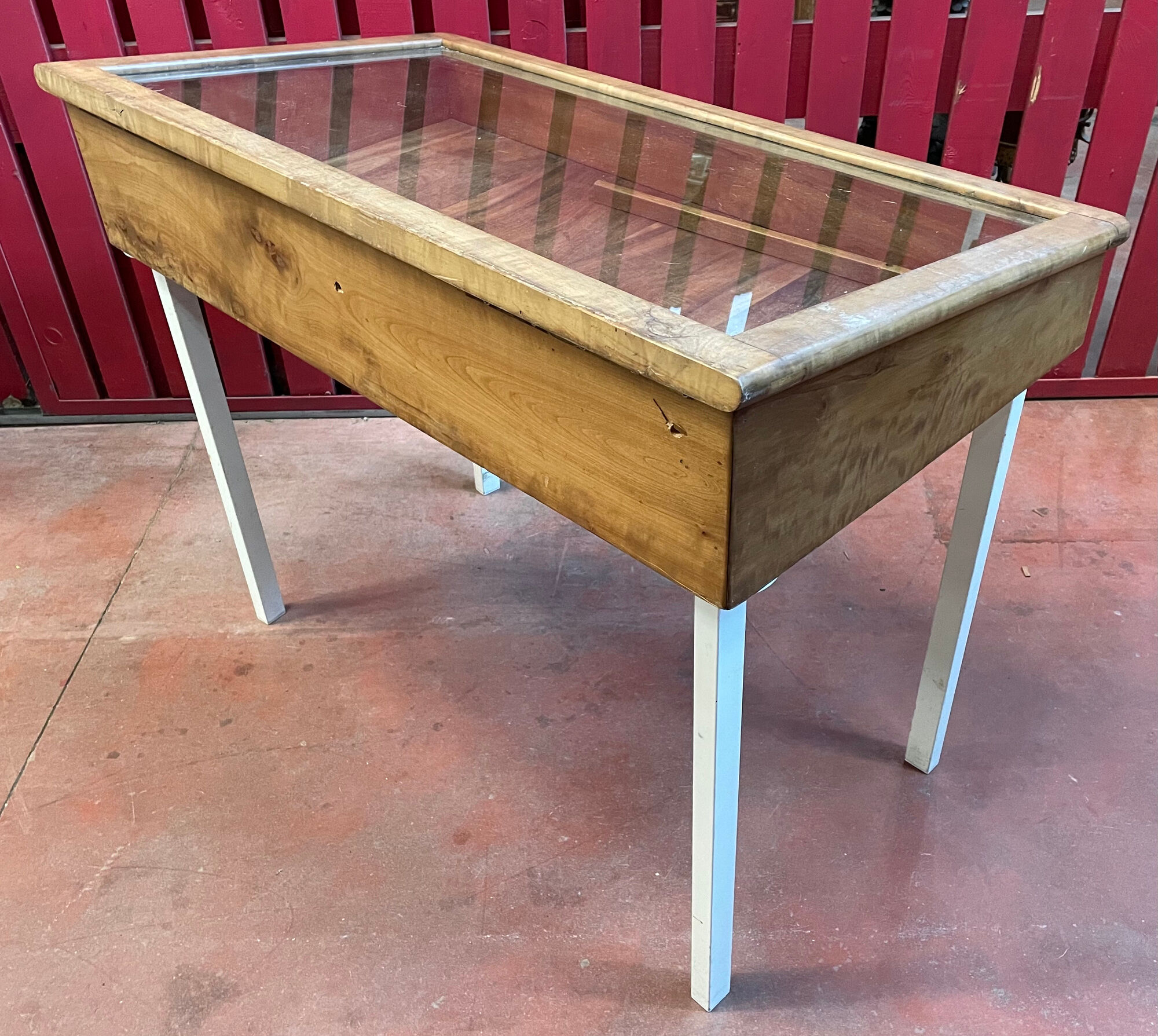 Old table showcase in walnut wood and glass, to install, store model with heavy glass