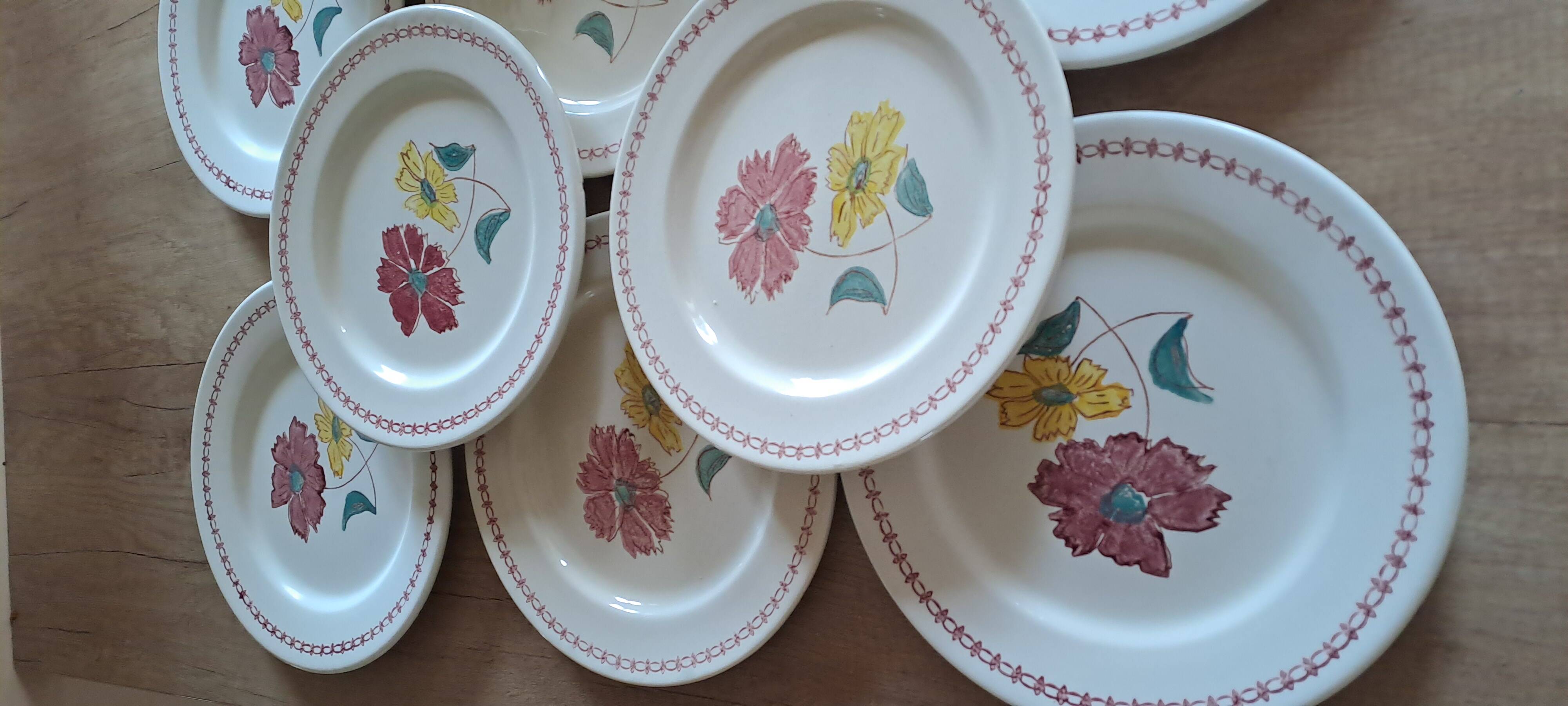 13 antique DDP France plates, 1950s-60s