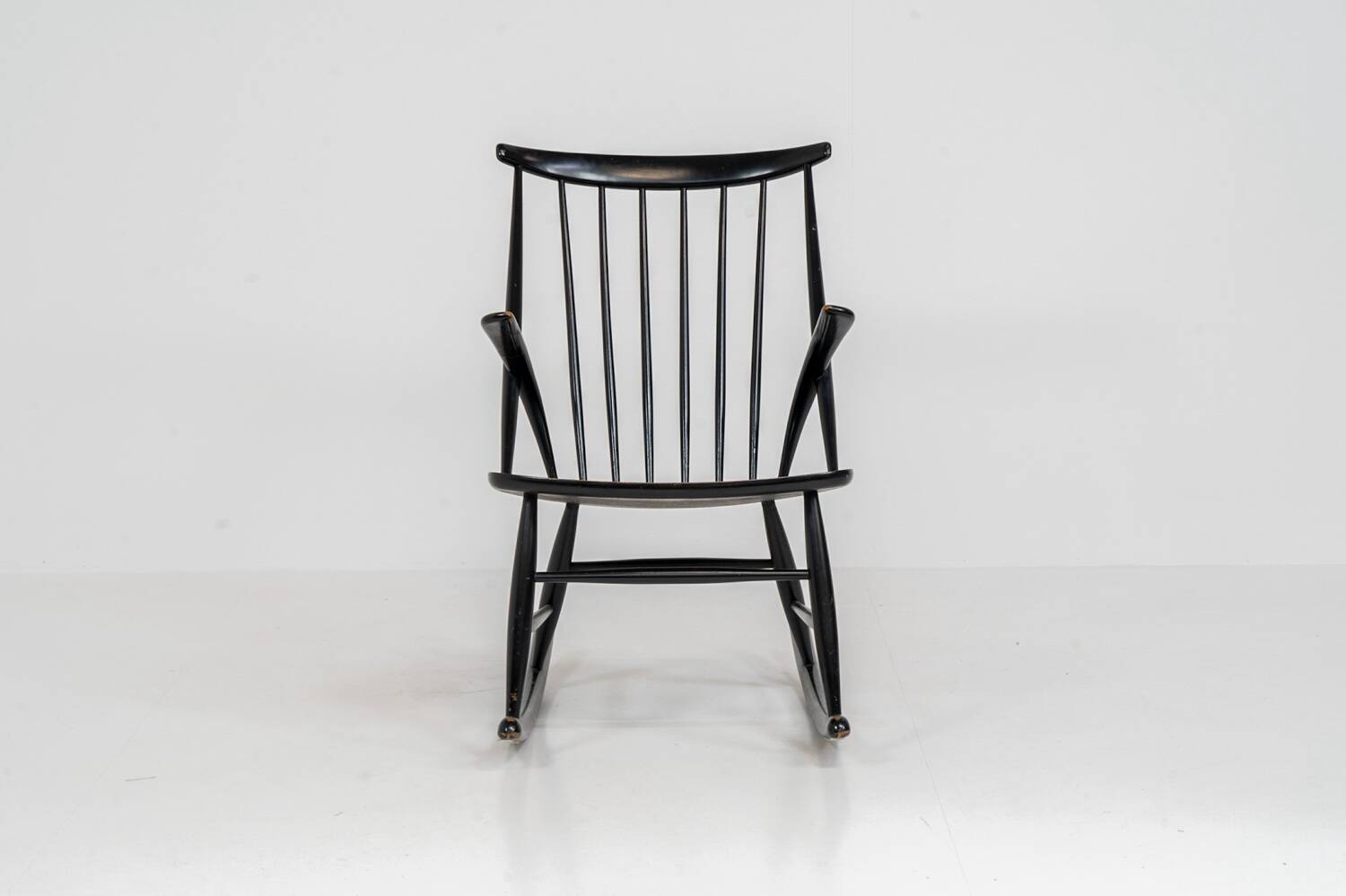 Rocking chair « IW3 » d'Illum Wikkelsø pour Niels Eilersen (Danemark, années 1950).