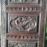 Porte en bois sculptée