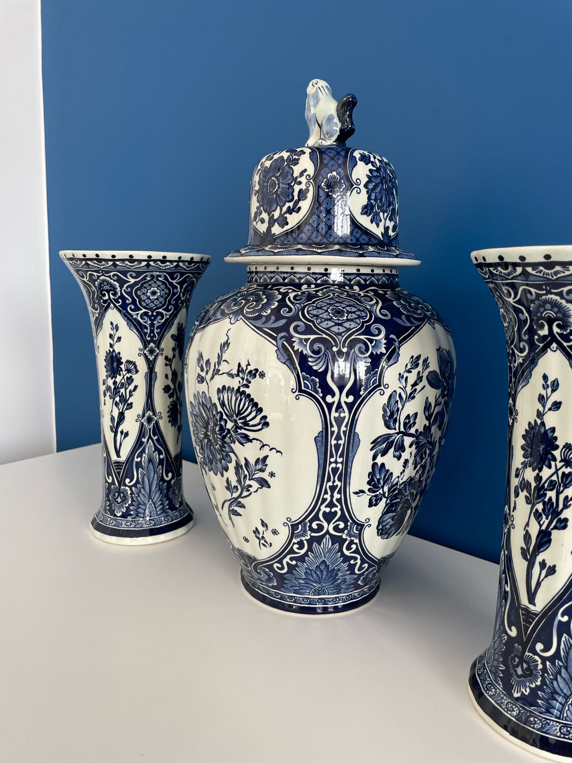 Fireplace trim vase delft made for royal sphinx by boch