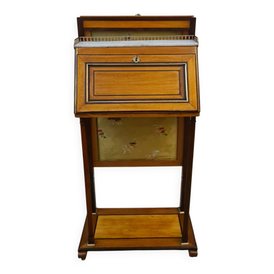 Bureau de pente en placage de citronnier et amarante,  époque Louis XVI
