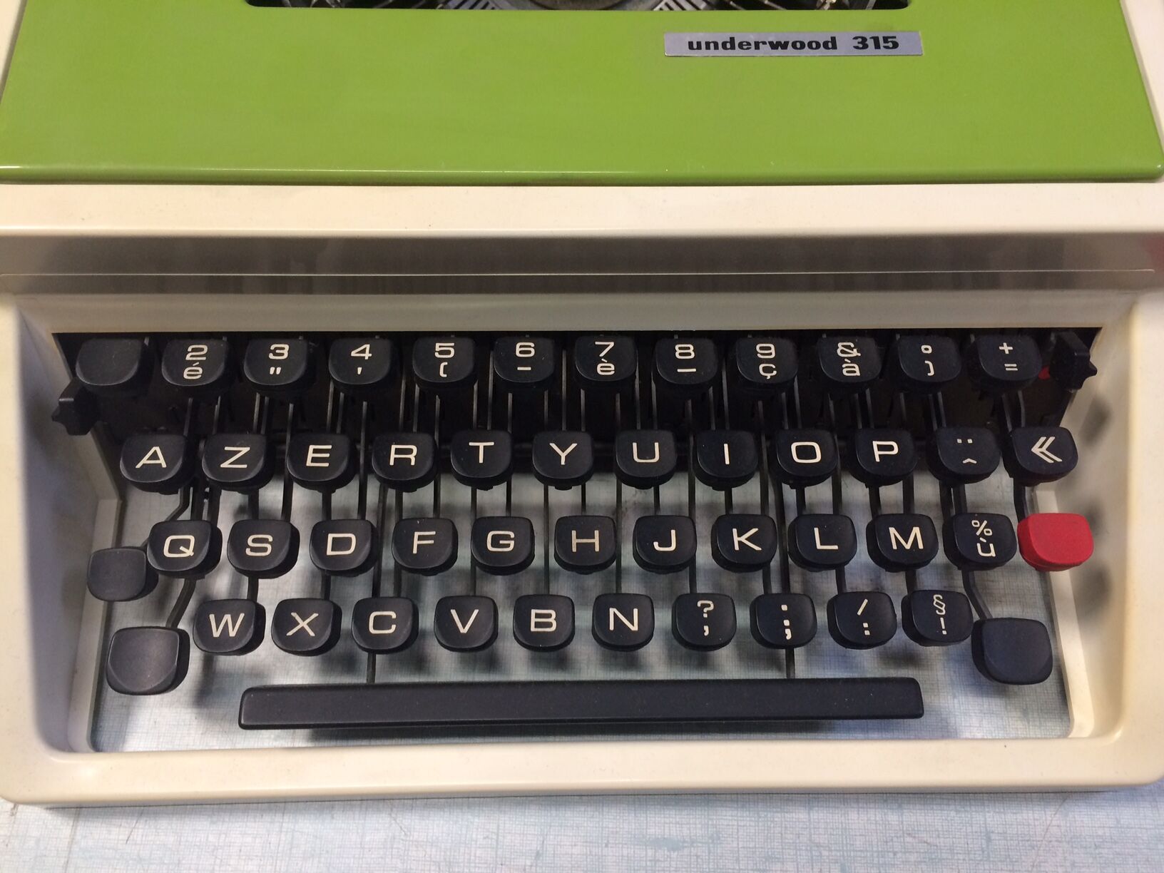 Underwood 315 olive green portable mechanical typewriter - 70s