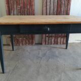 Farm table