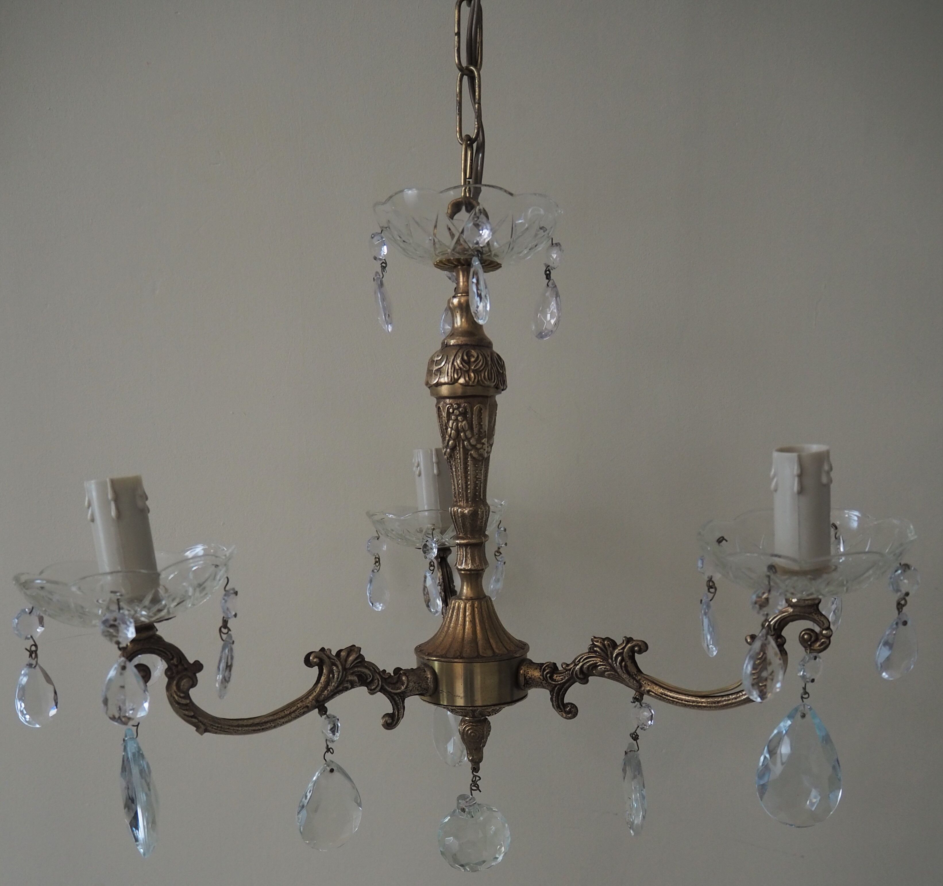 Cast bronze chandelier and crystal tassels – 3 fires