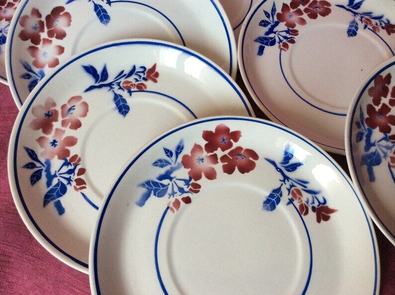Set of 7 porcelain dessert plates