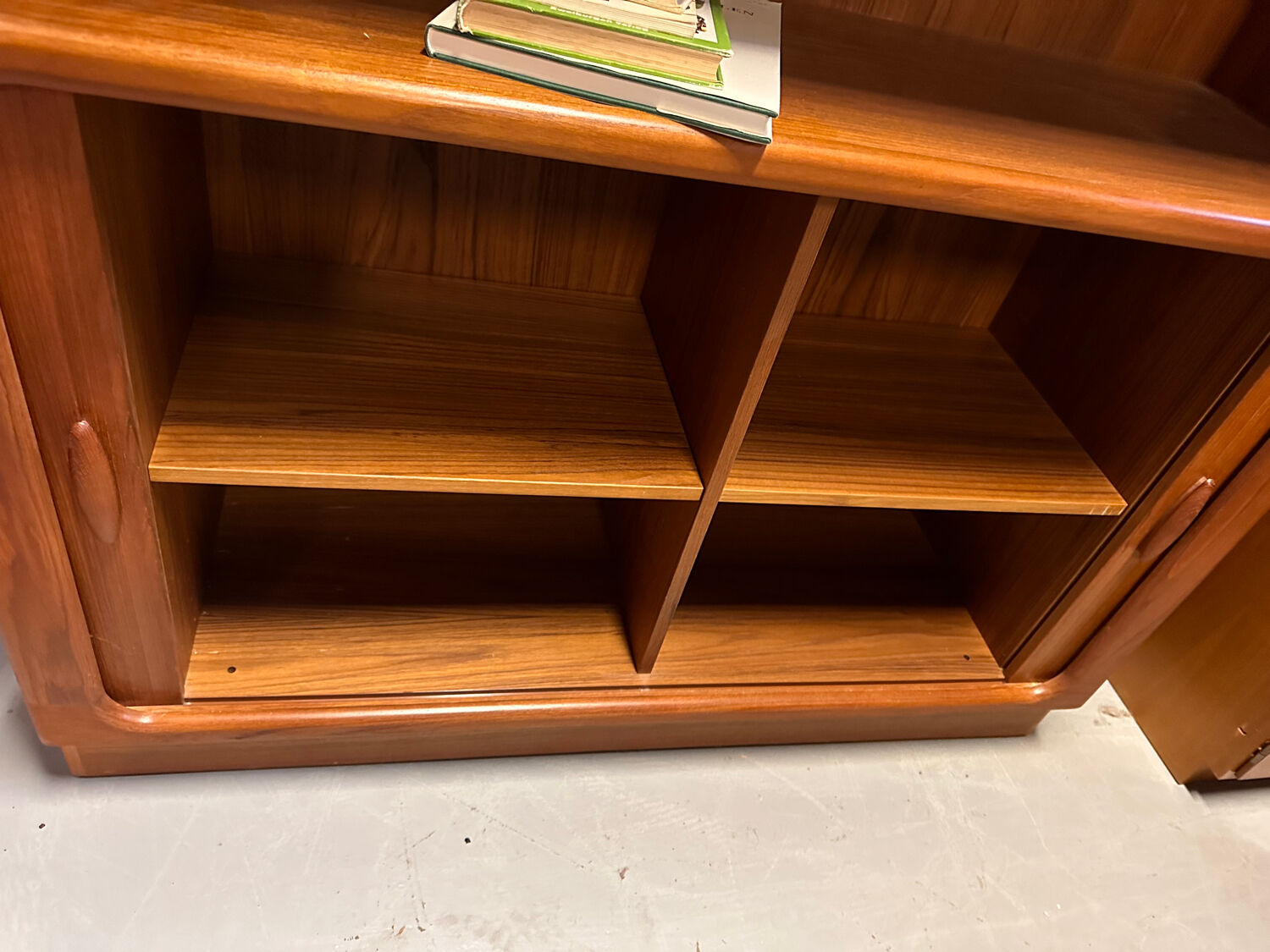 Dyrlund teak highboard closet