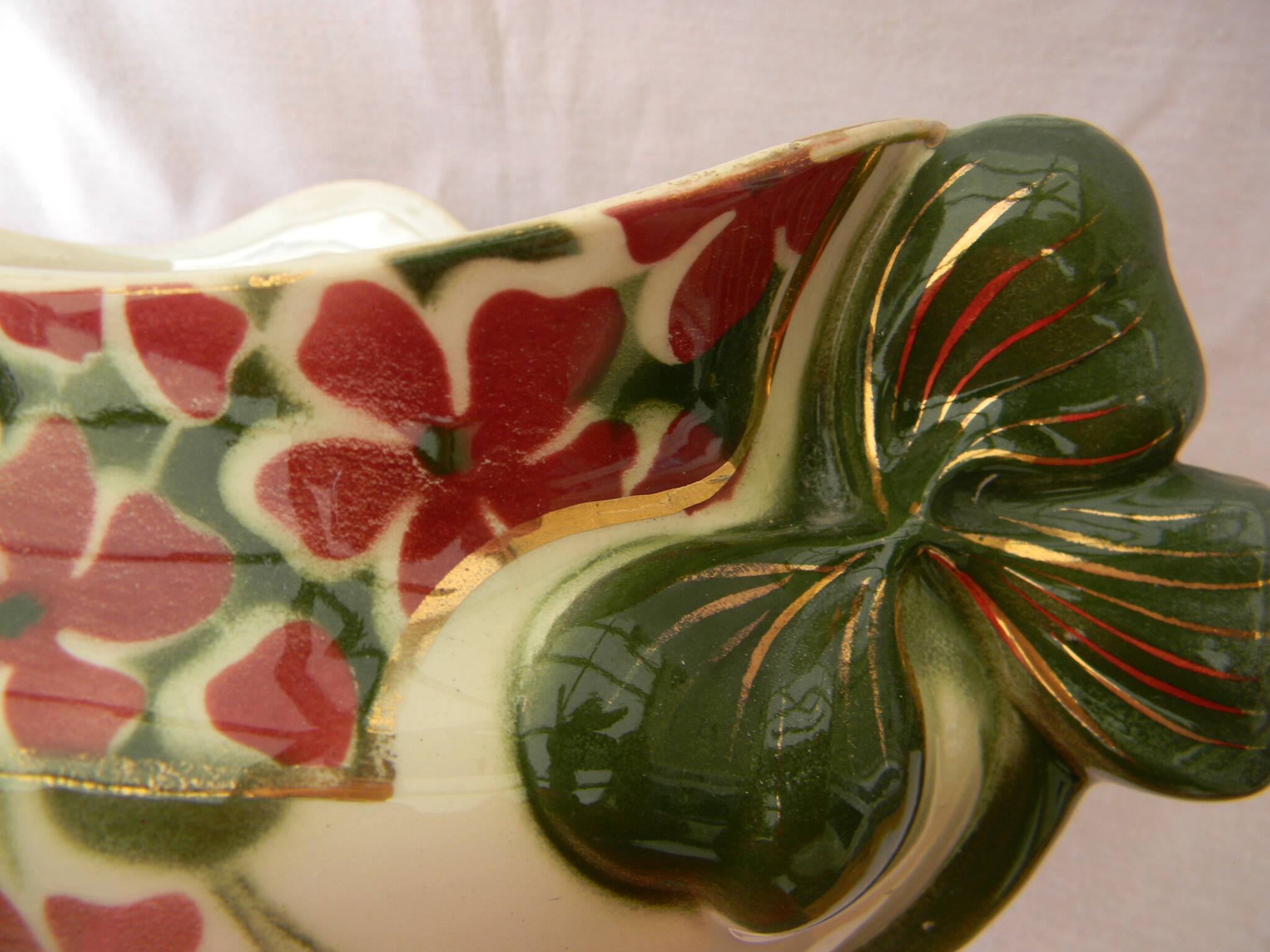 Earthenware planter KG LUNEVILLE. Pervenche model.