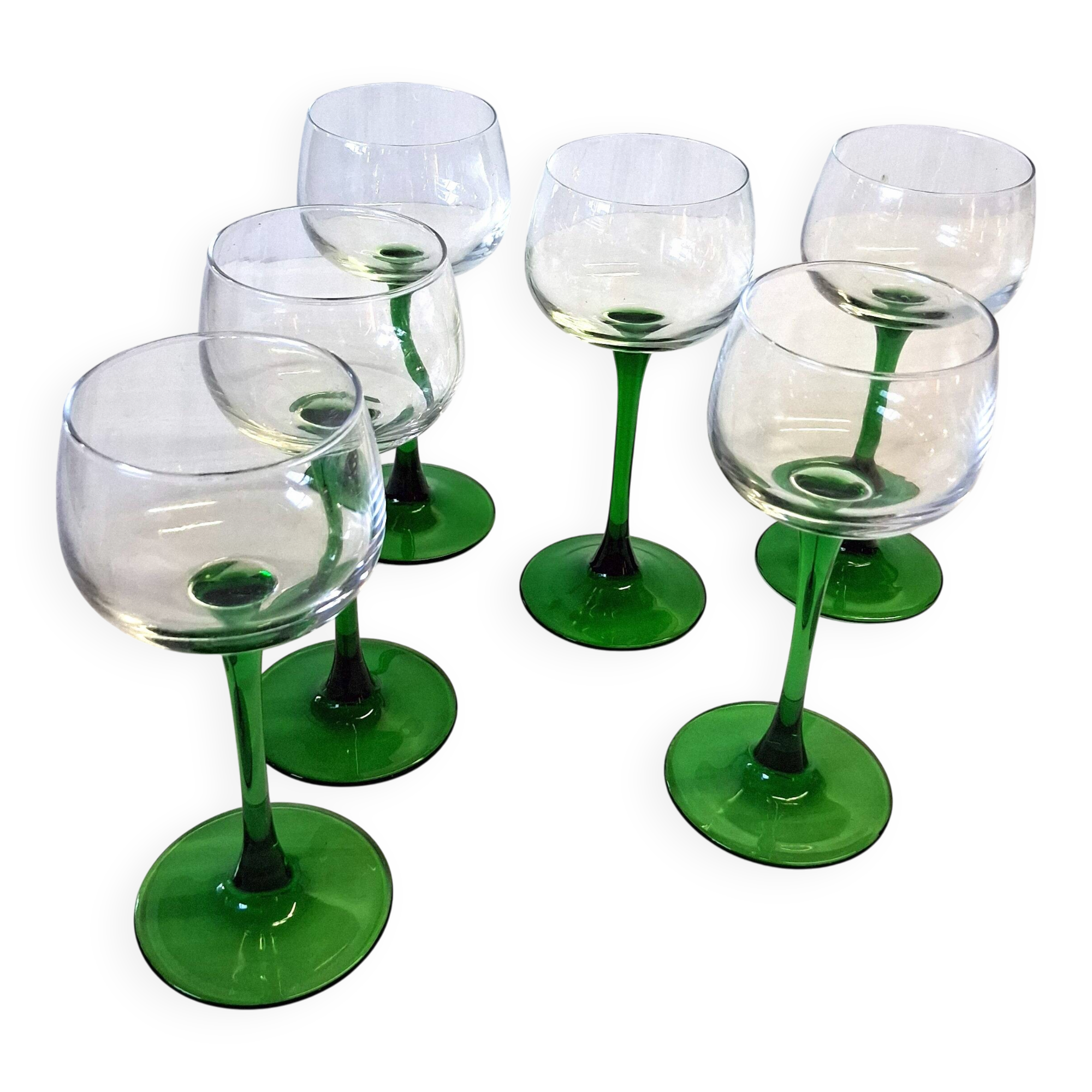 6 Alsatian wine glasses with green stems and fine rims in very good condition.