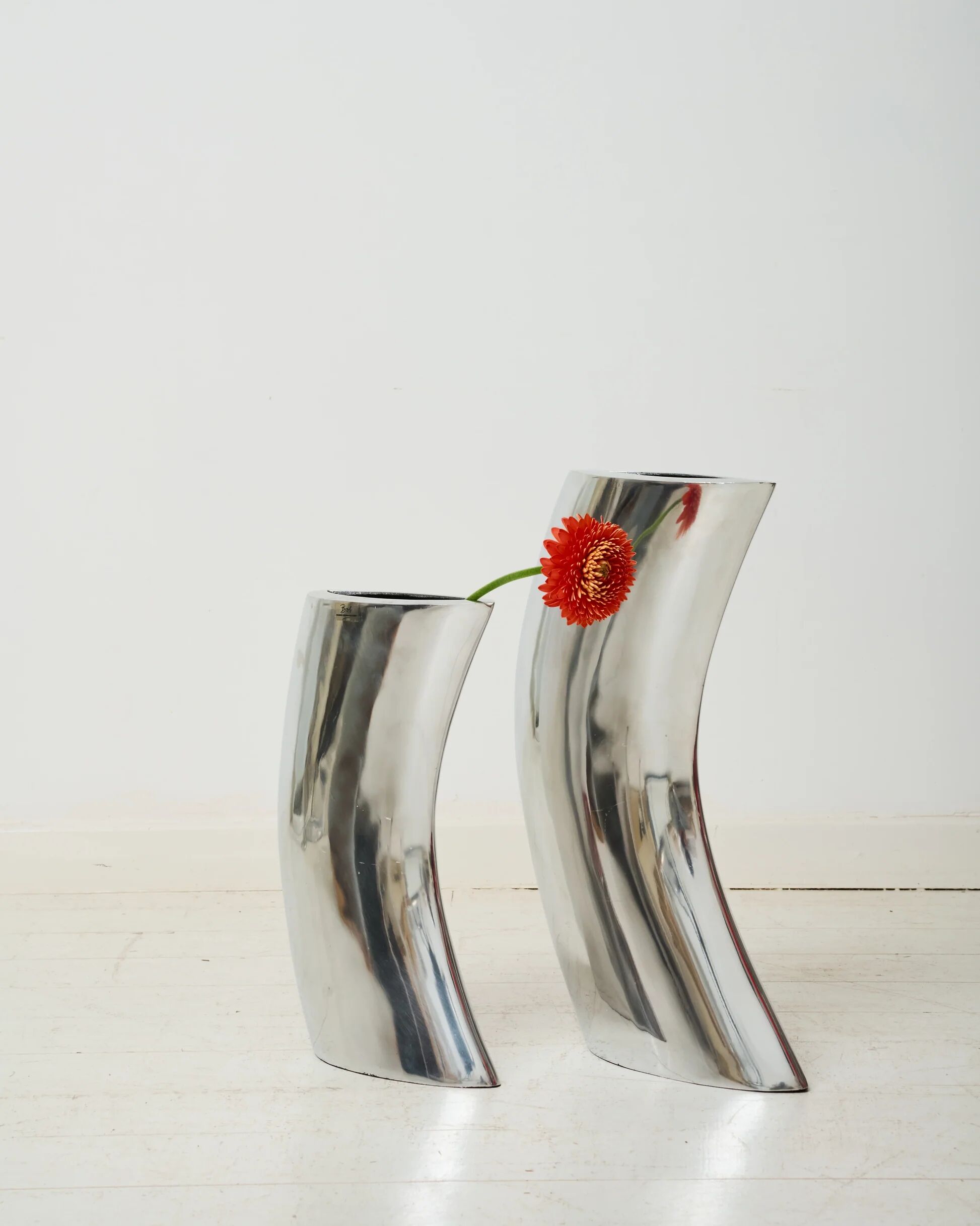 Pair of curved vases, aluminium cast, BOB, 1970-1980