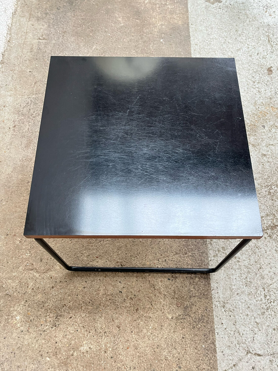 Paire de tables volante Pierre Guariche pour Steiner