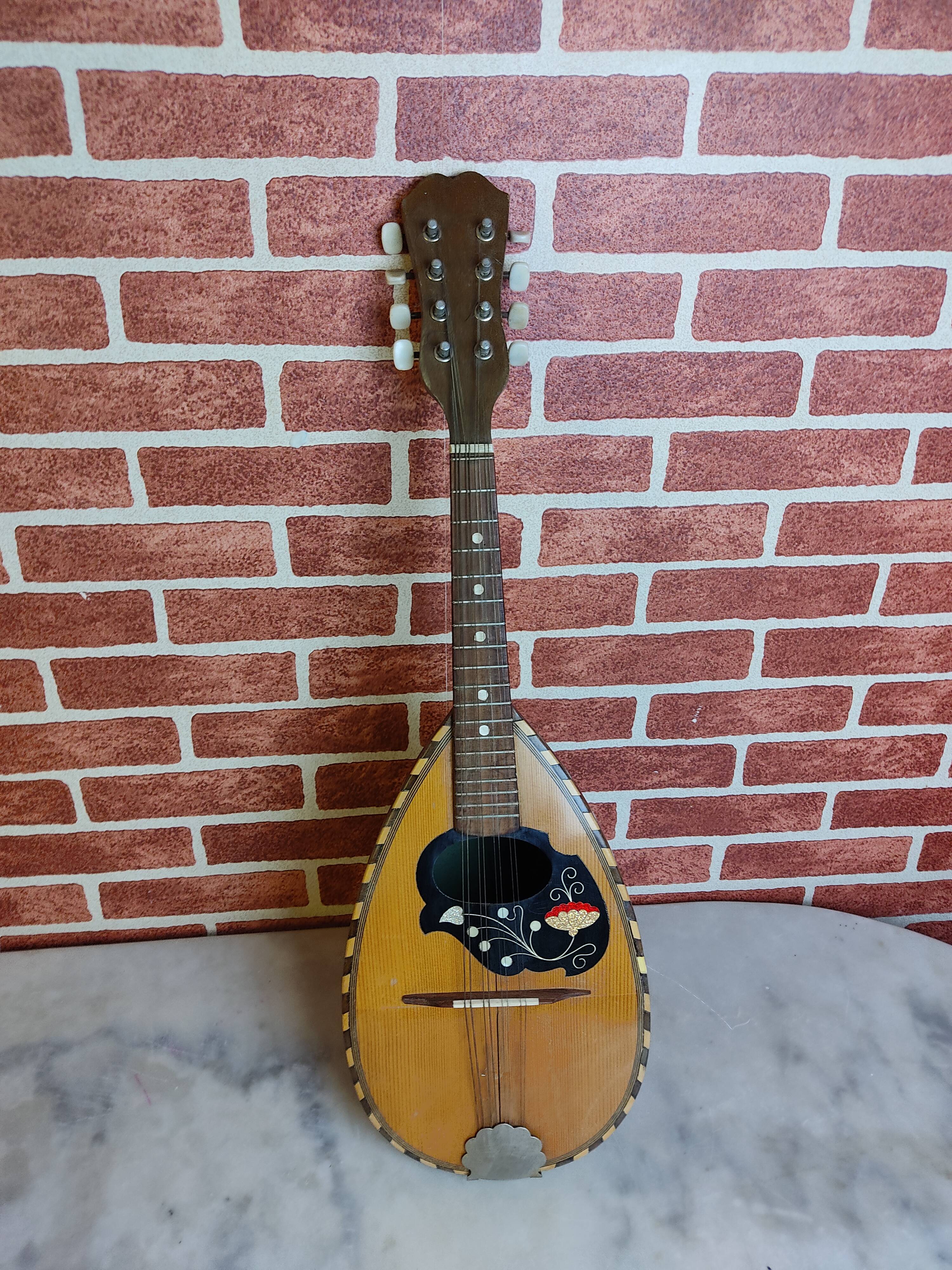 Mandolin from the beginning of the 20th century