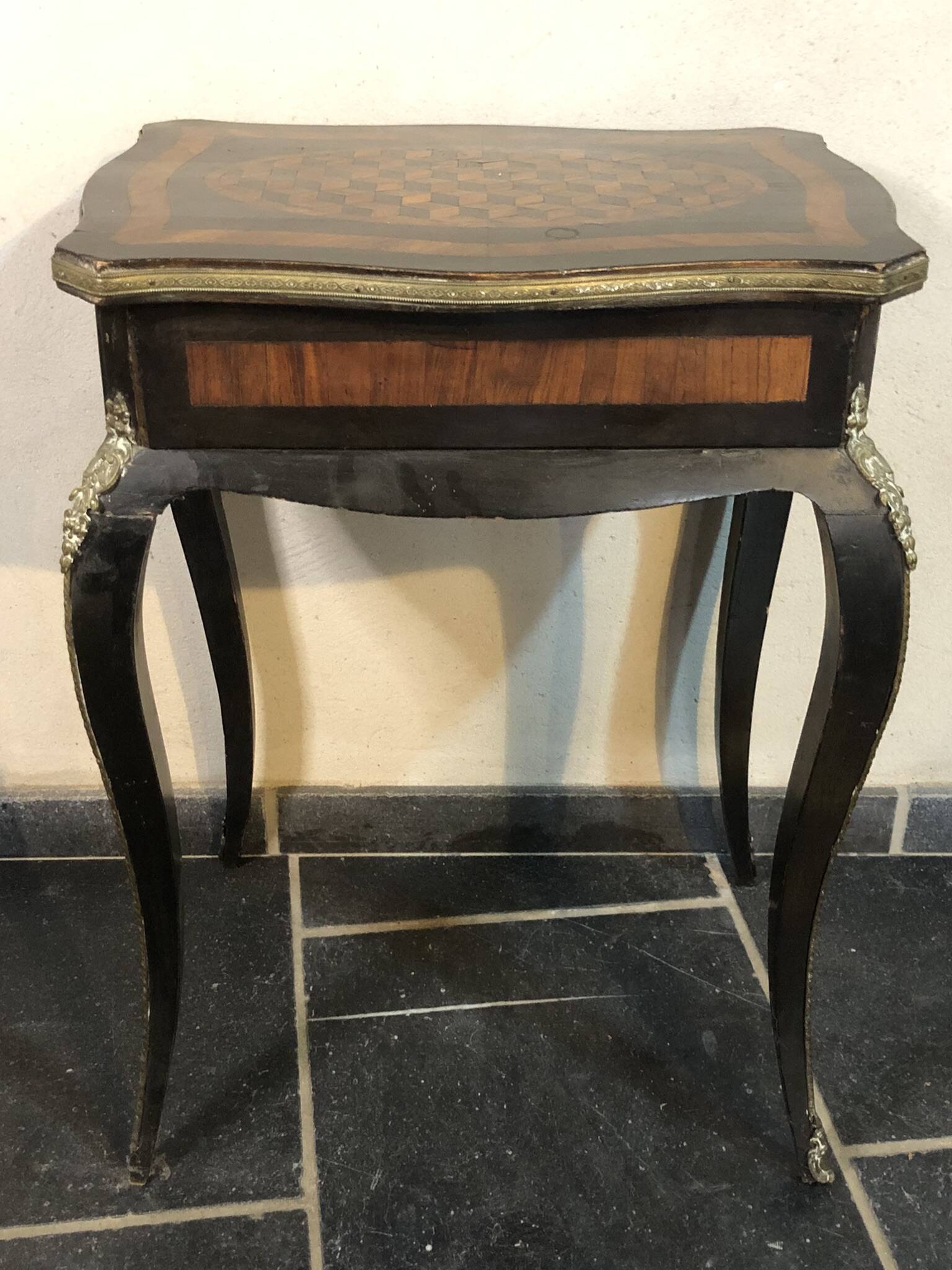 Dressing table / Worker in mercury glass marquetry and bronze fittings