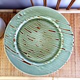 Set of 7 flat ceramic plates