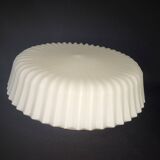 Plafonnier en verre blanc mat nervuré