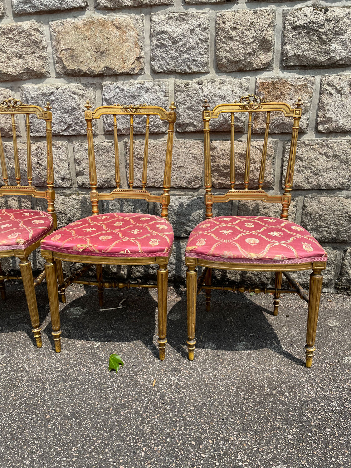 4 chairs carved wood, gilded with leaf
