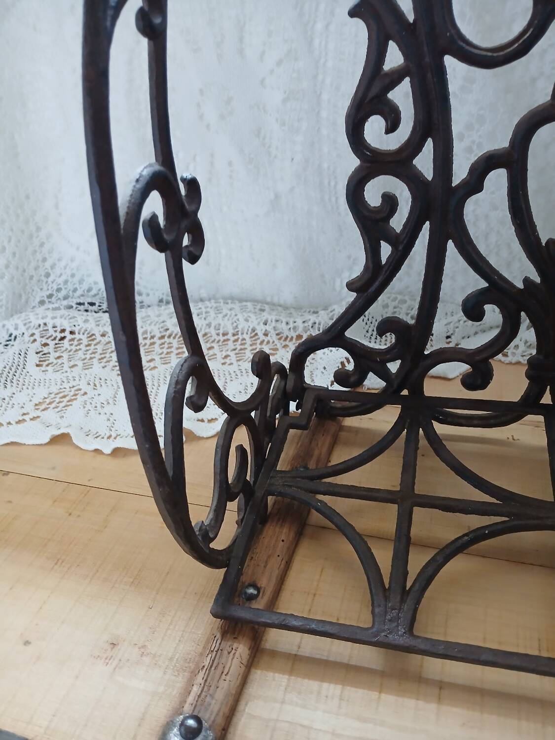 Étagère murale en fonte