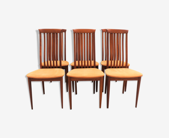 Série de six chaises scandinaves en teck massif