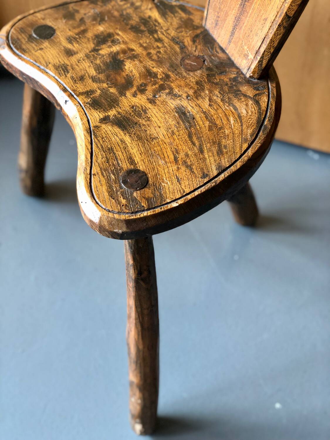 Tripod milking chair