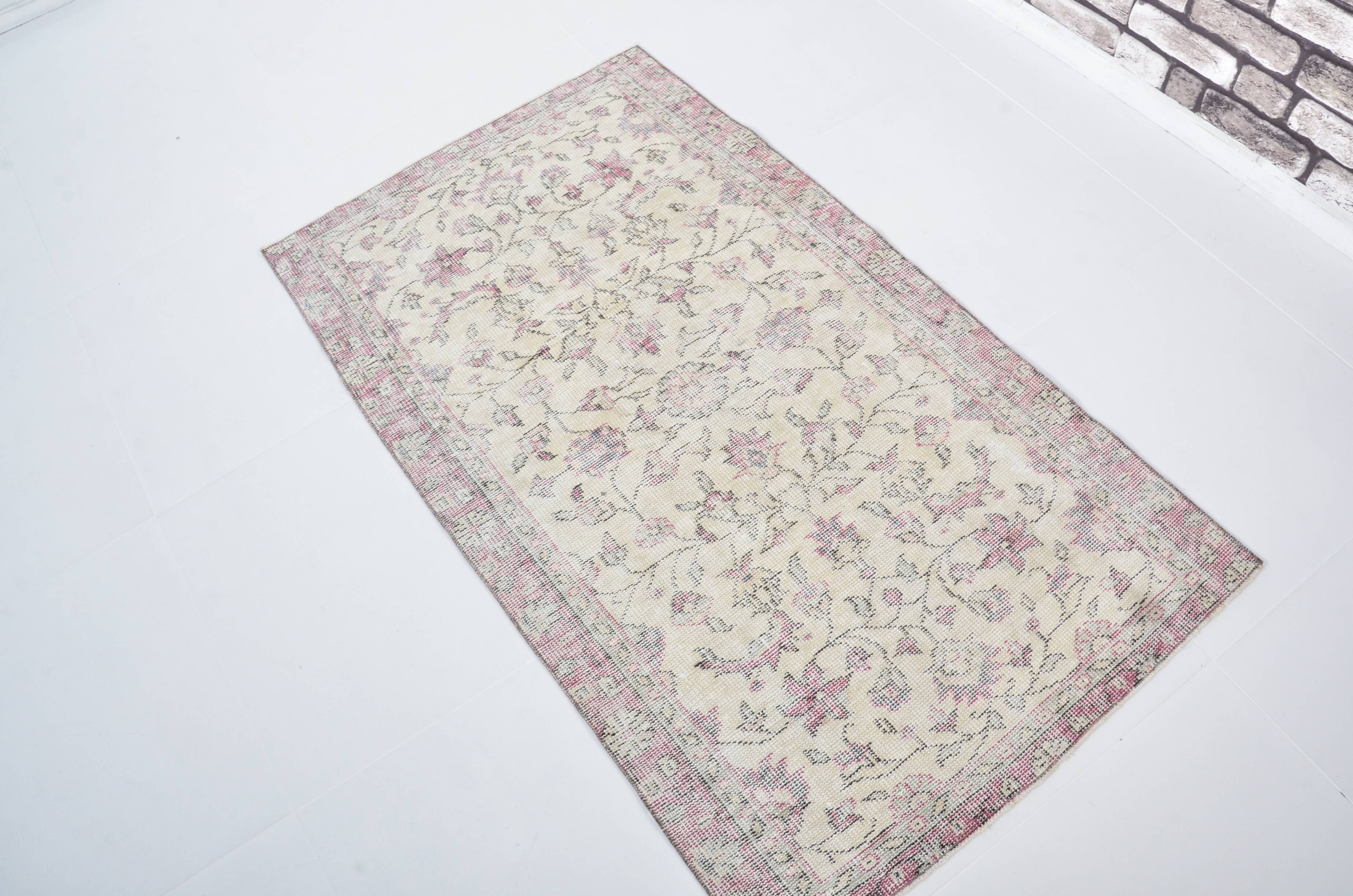 Vintage Ethnic Design Wool Carpet sku 3135