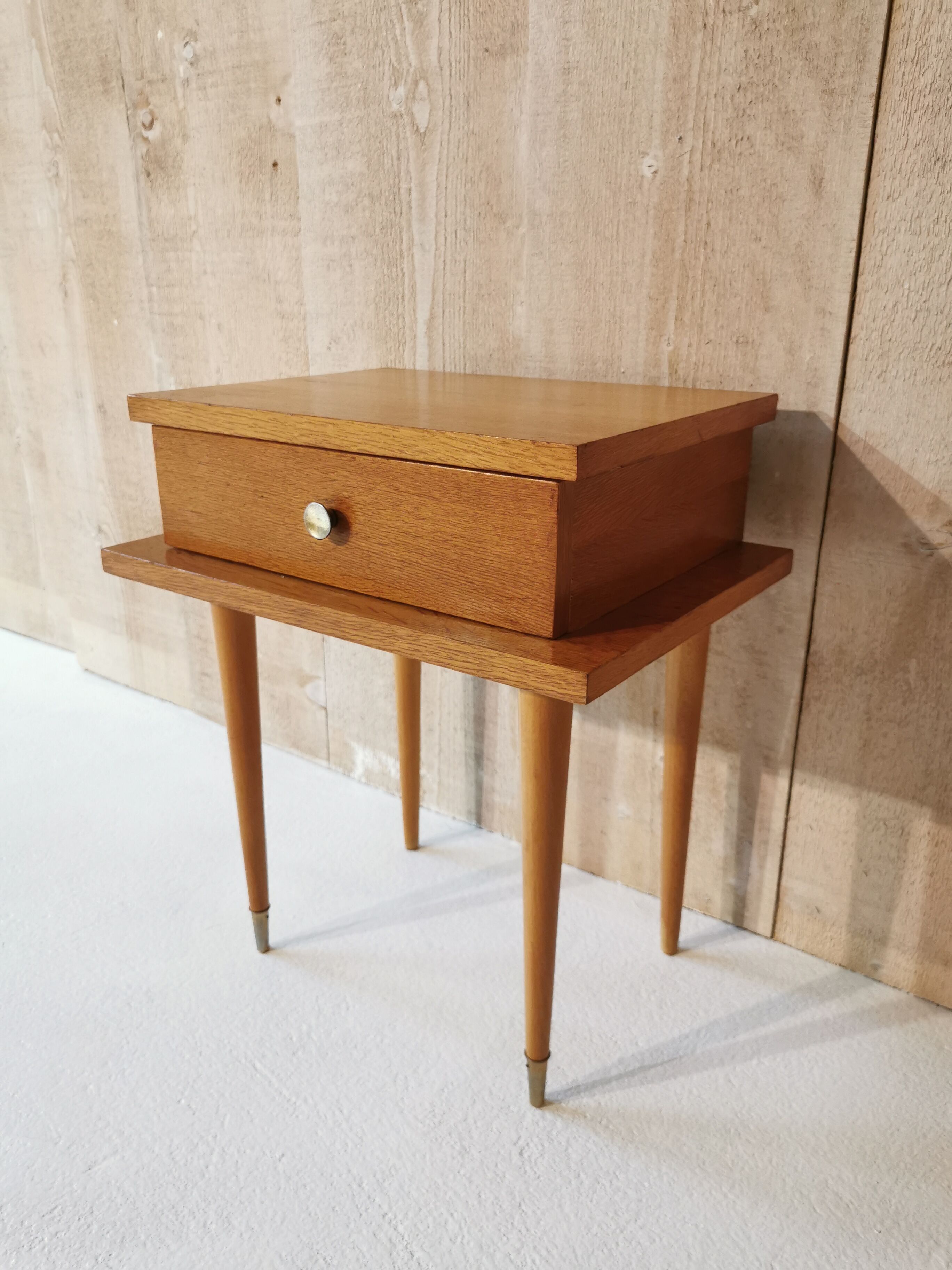 Bedside feet compass